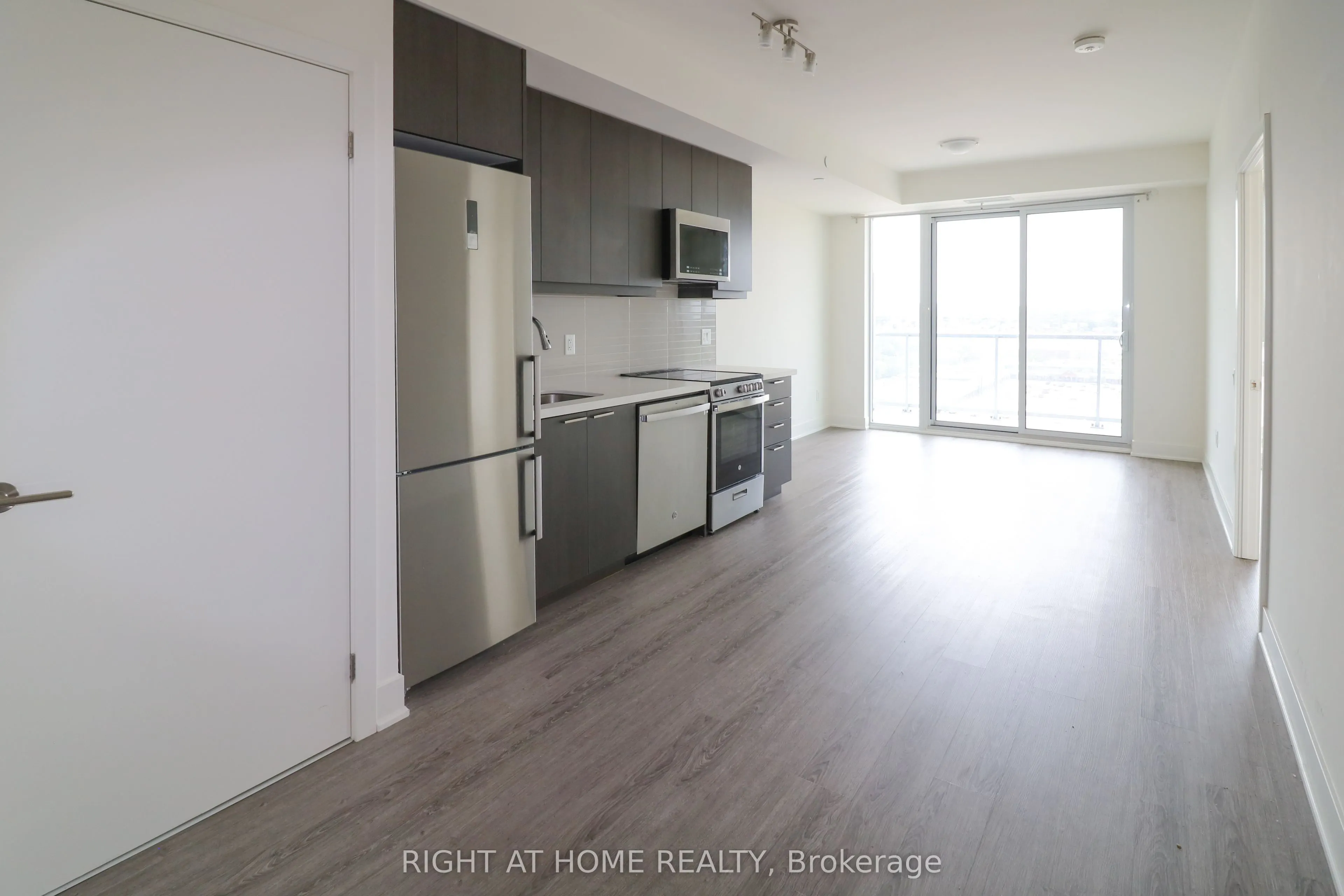 185 Deerfield Rd Road, #1206