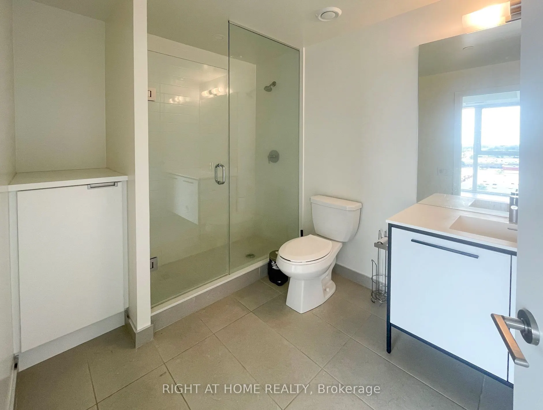 185 Deerfield Rd Road, #1206