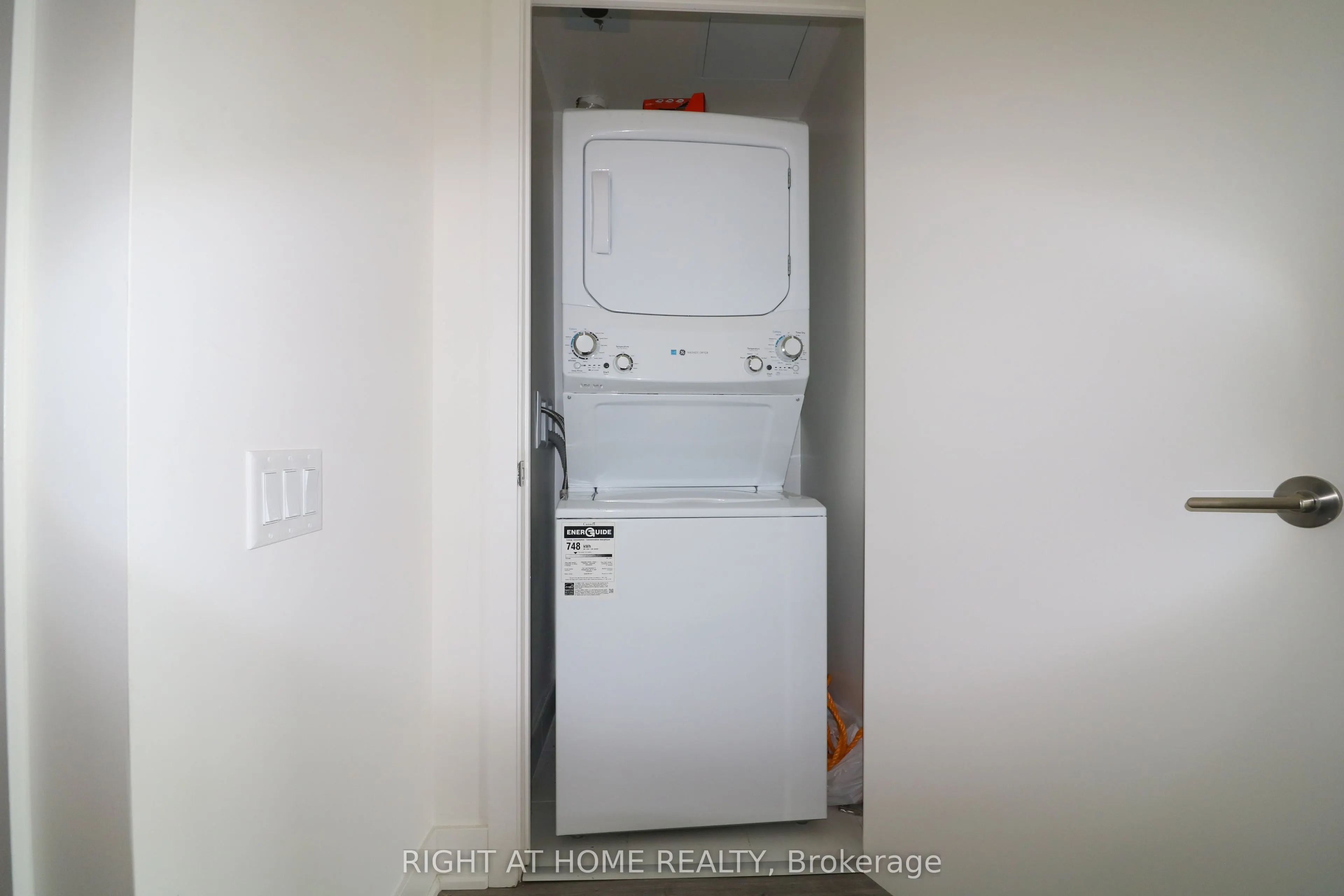 185 Deerfield Rd Road, #1206