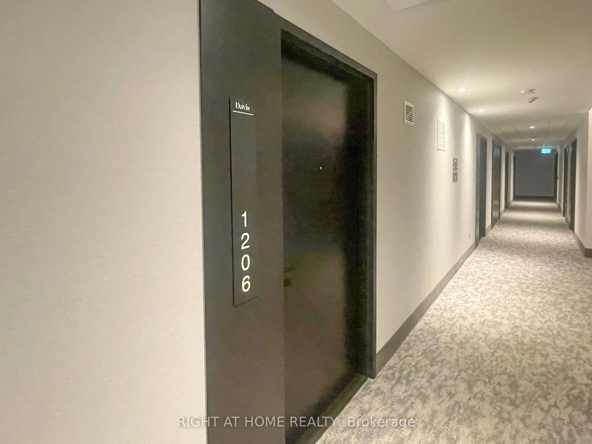 185 Deerfield Rd Road, #1206