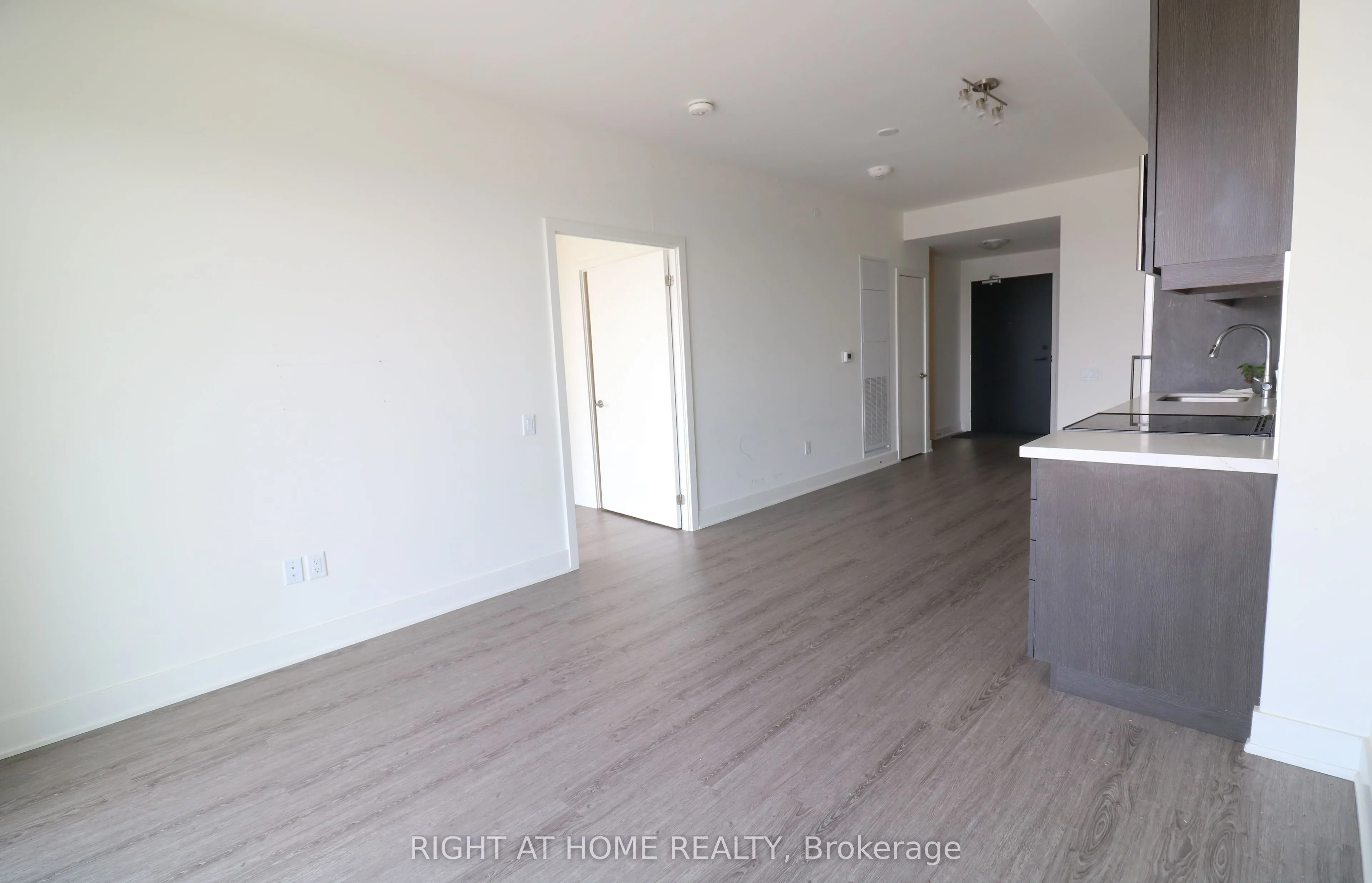 185 Deerfield Rd Road, #1206