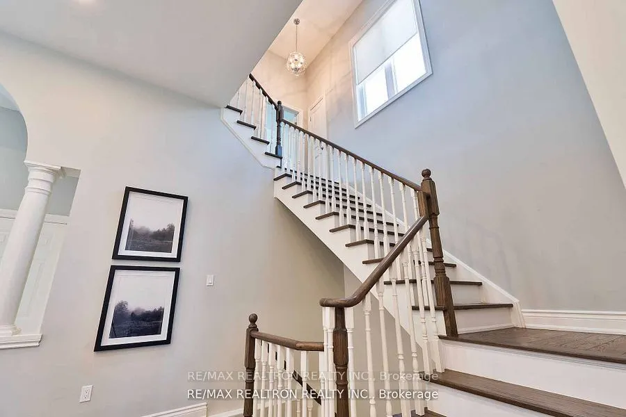 121 Broomlands Drive