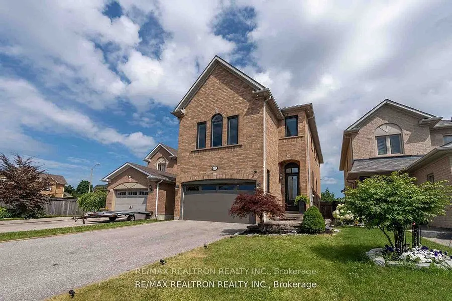 121 Broomlands Drive