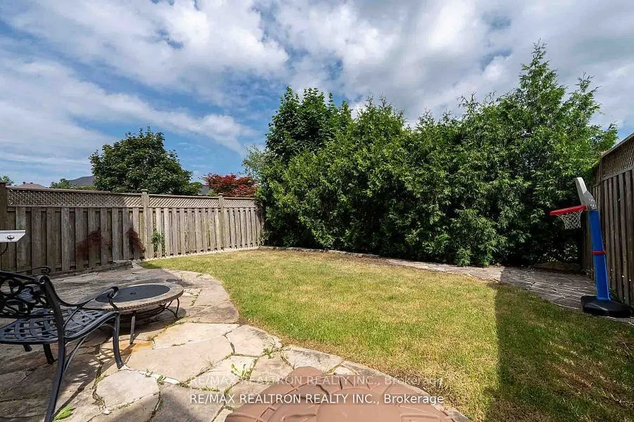 121 Broomlands Drive