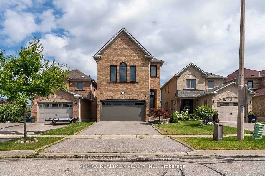 121 Broomlands Drive