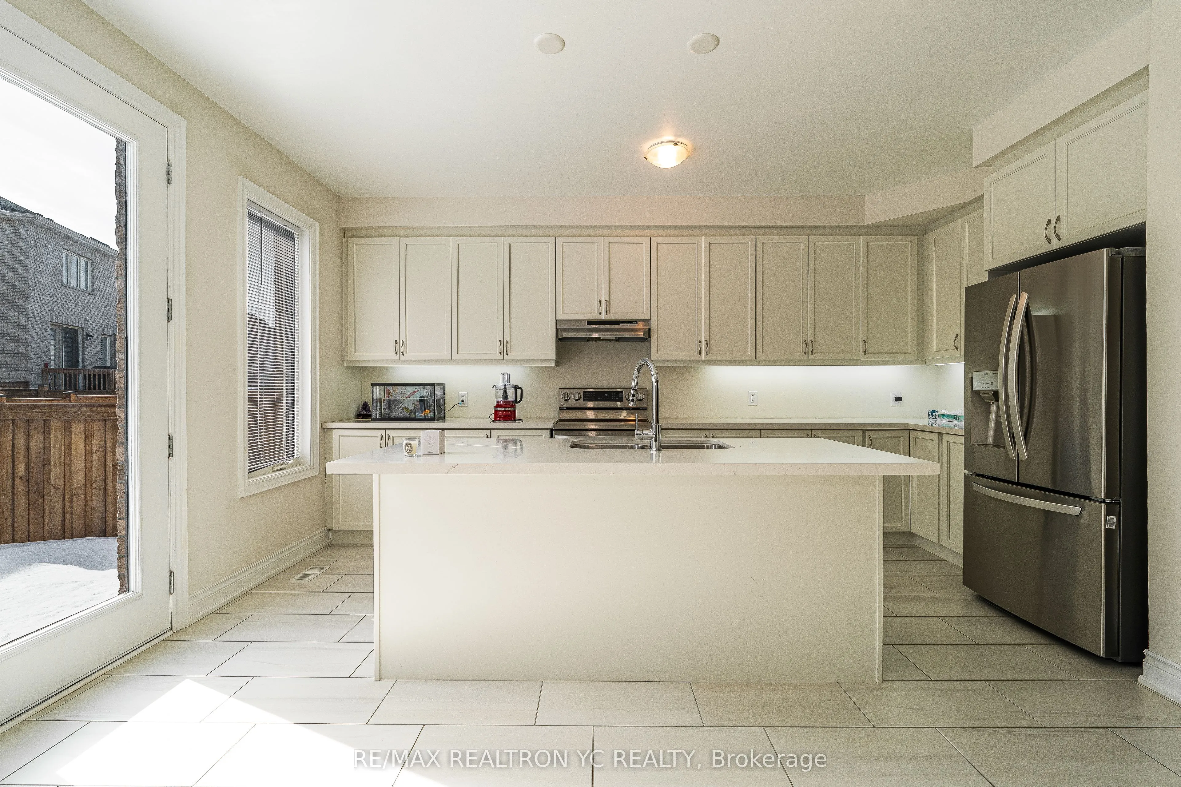17 Hitching Post Lane