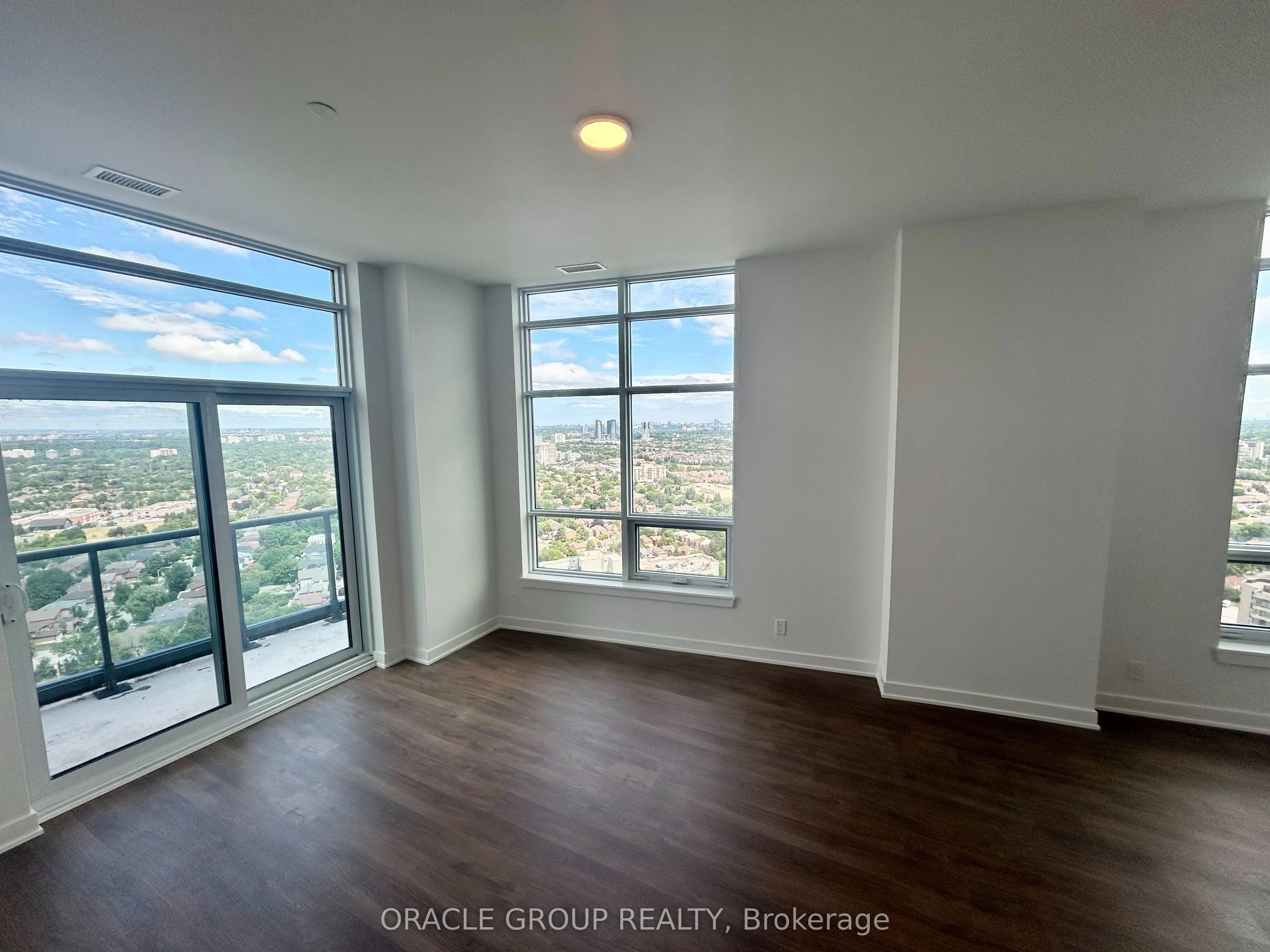 50 Upper Mall Way, #B-PH09