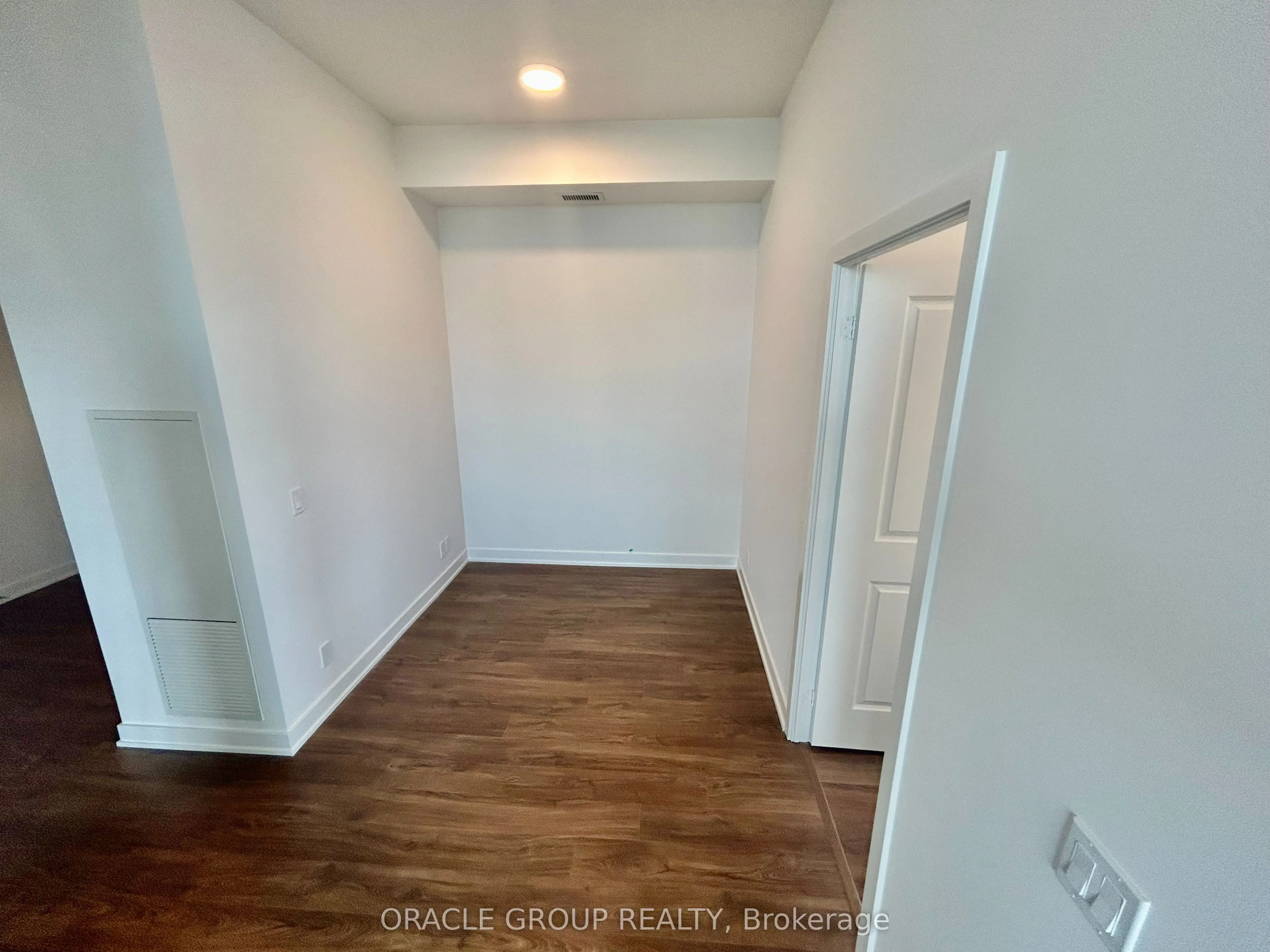 50 Upper Mall Way, #B-PH09