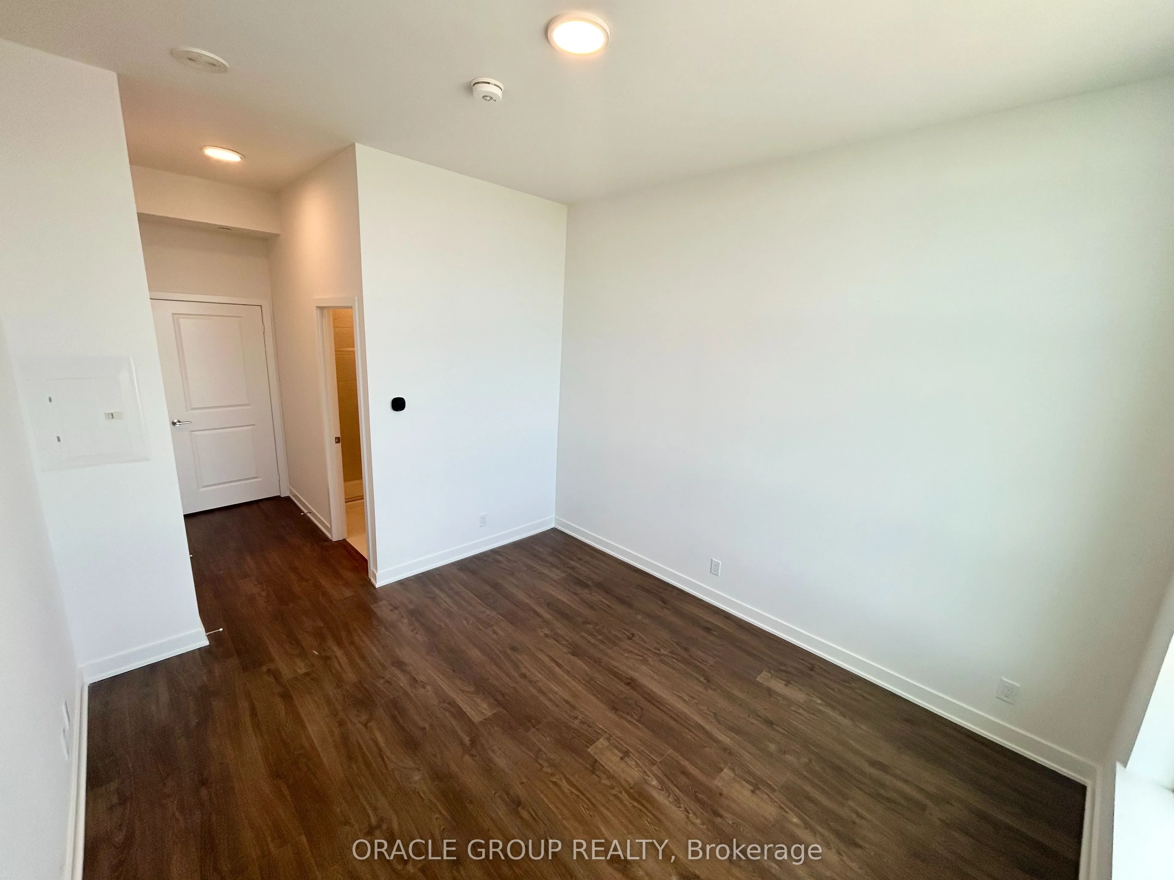 50 Upper Mall Way, #B-PH09