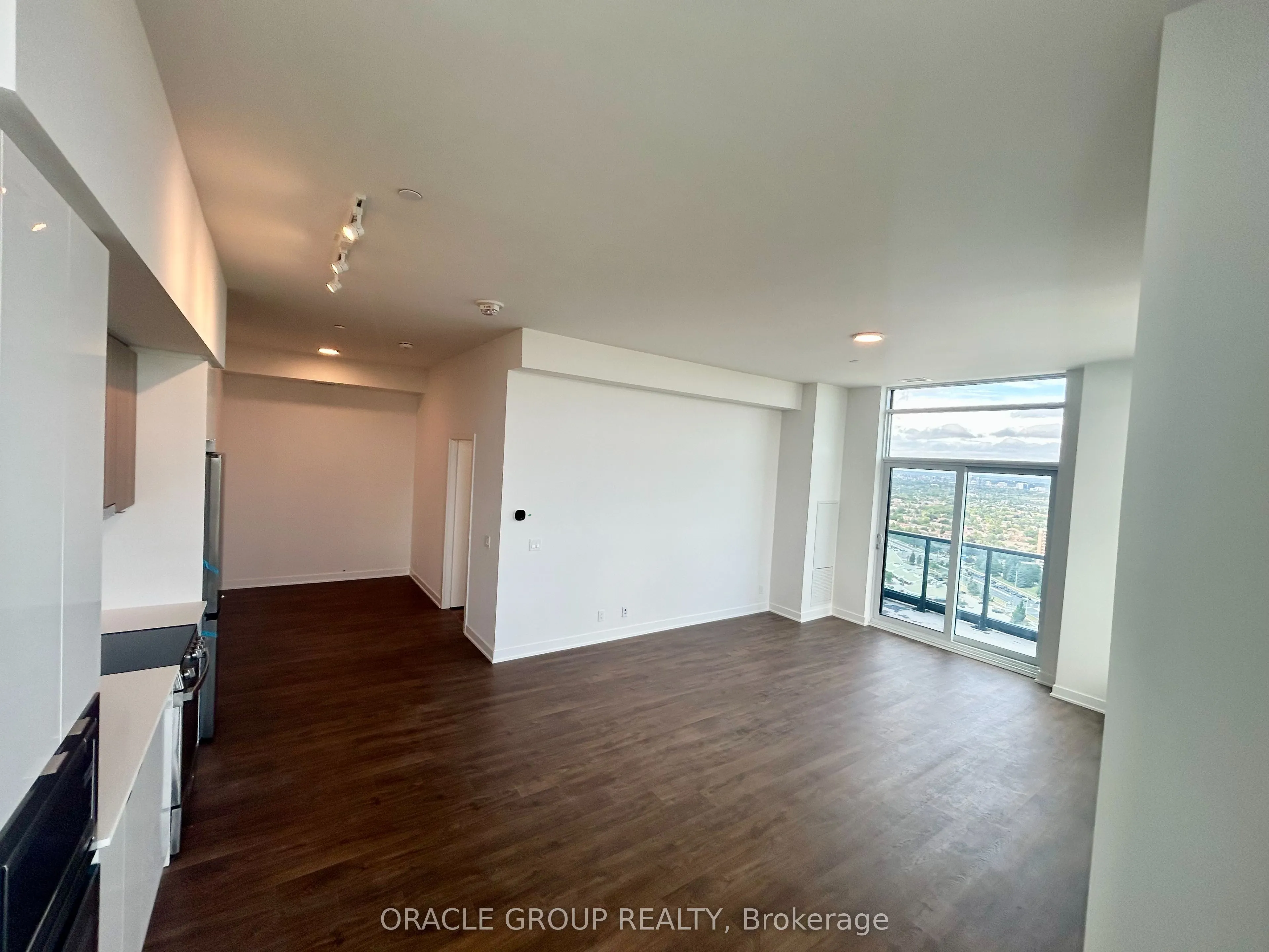 50 Upper Mall Way, #B-PH09