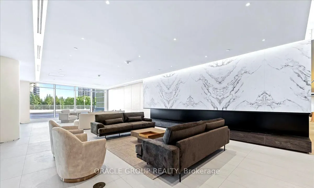 50 Upper Mall Way, #B-PH09