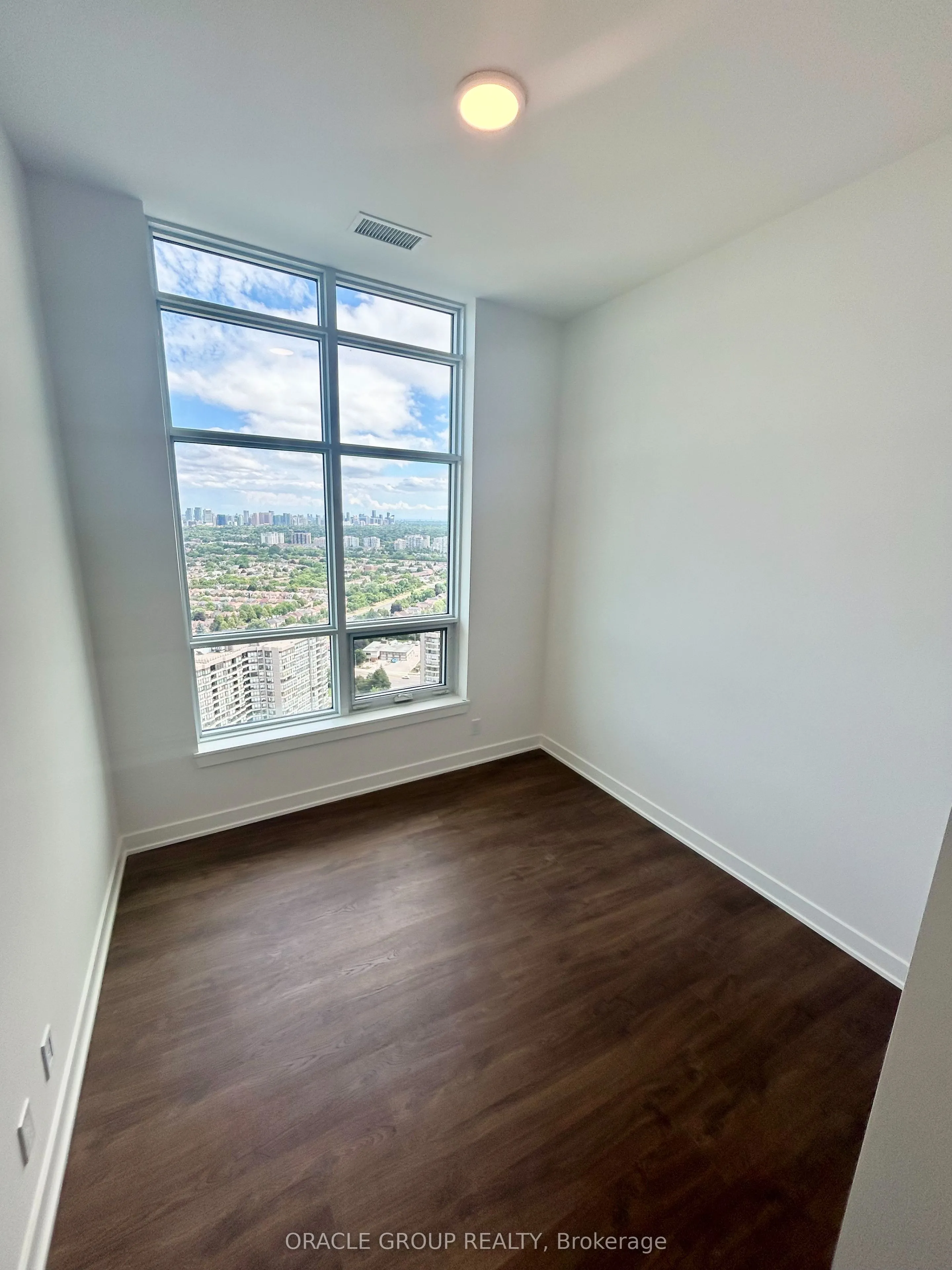50 Upper Mall Way, #B-PH09