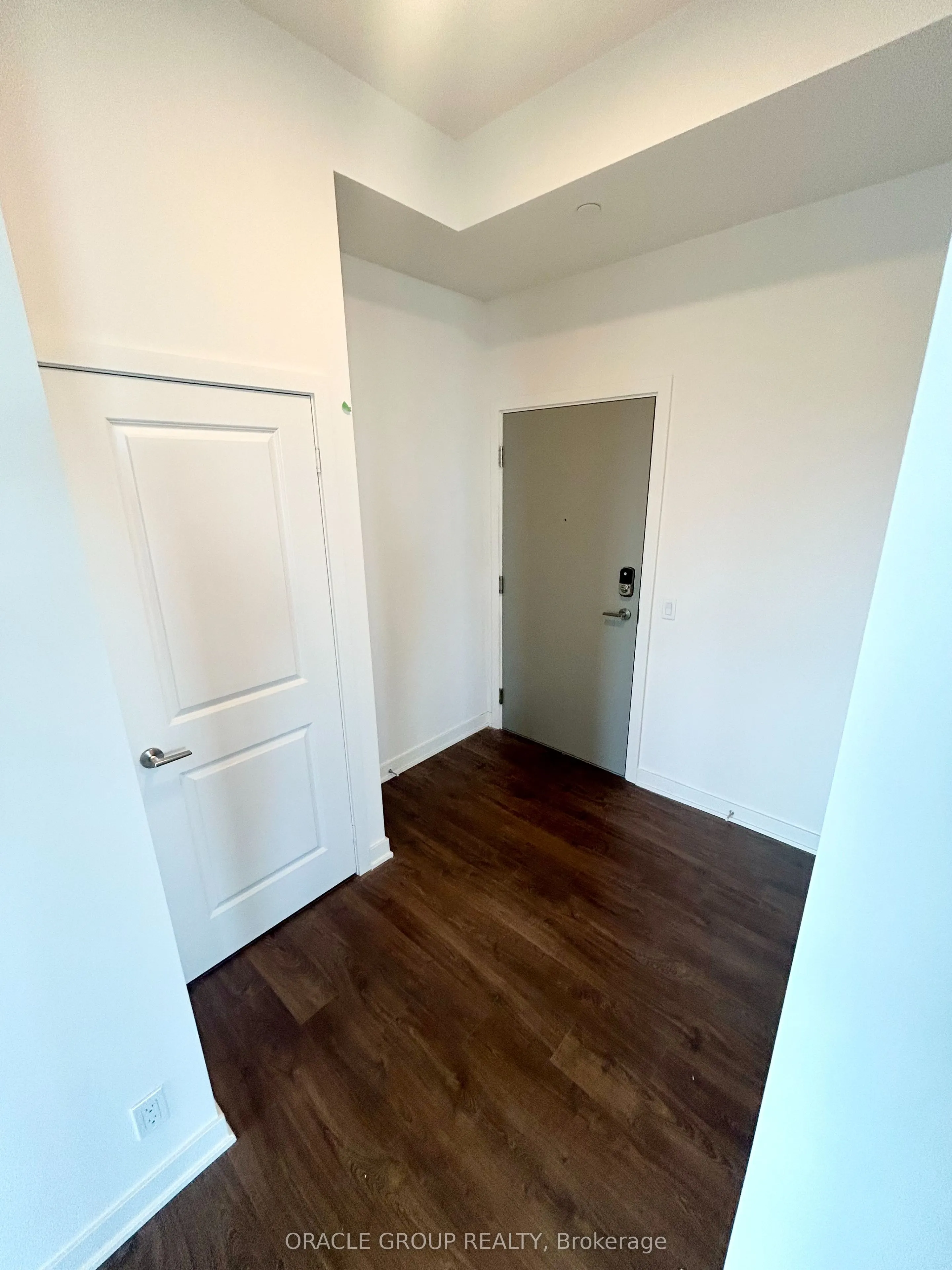 50 Upper Mall Way, #B-PH09