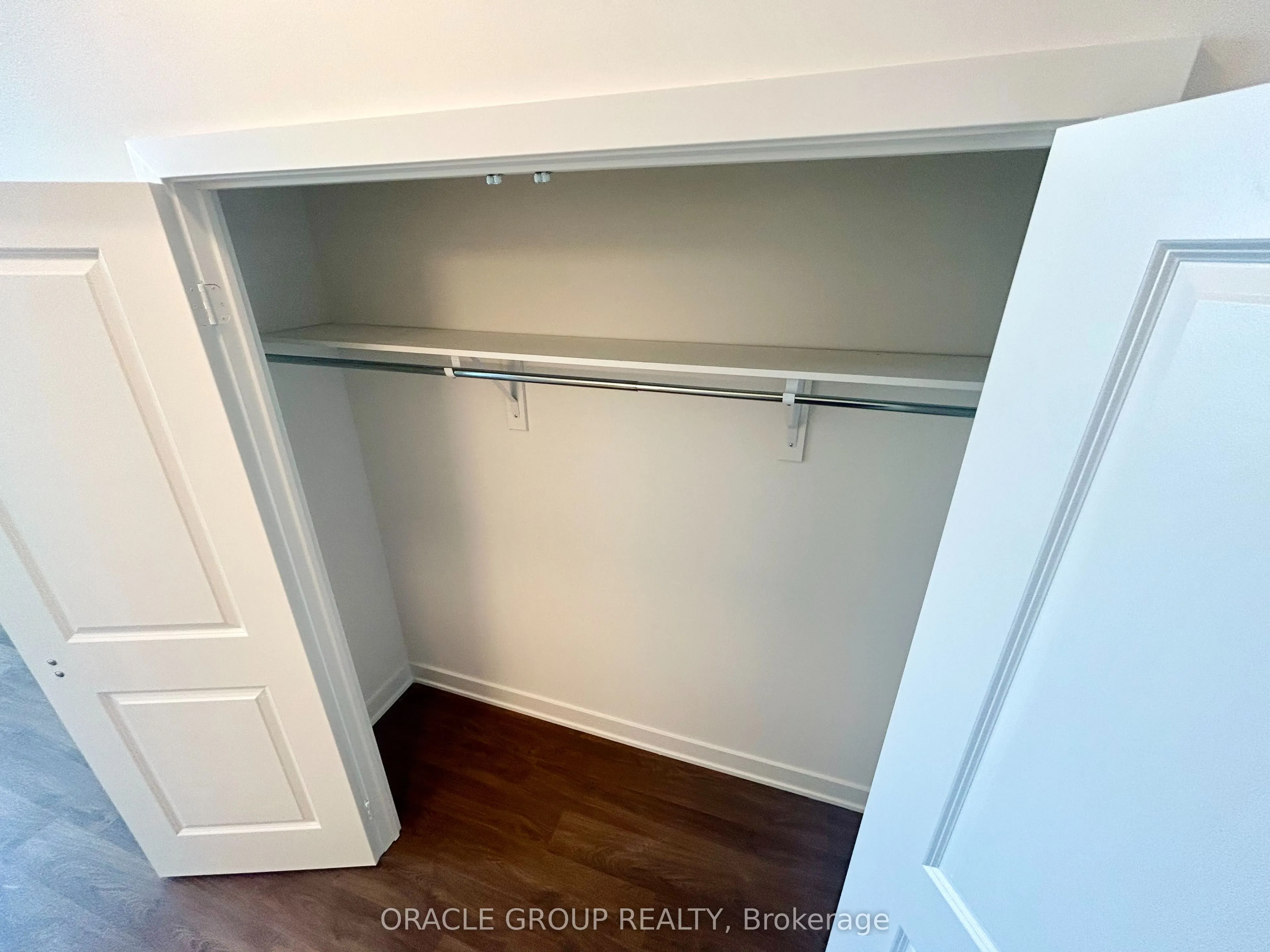 50 Upper Mall Way, #B-PH09