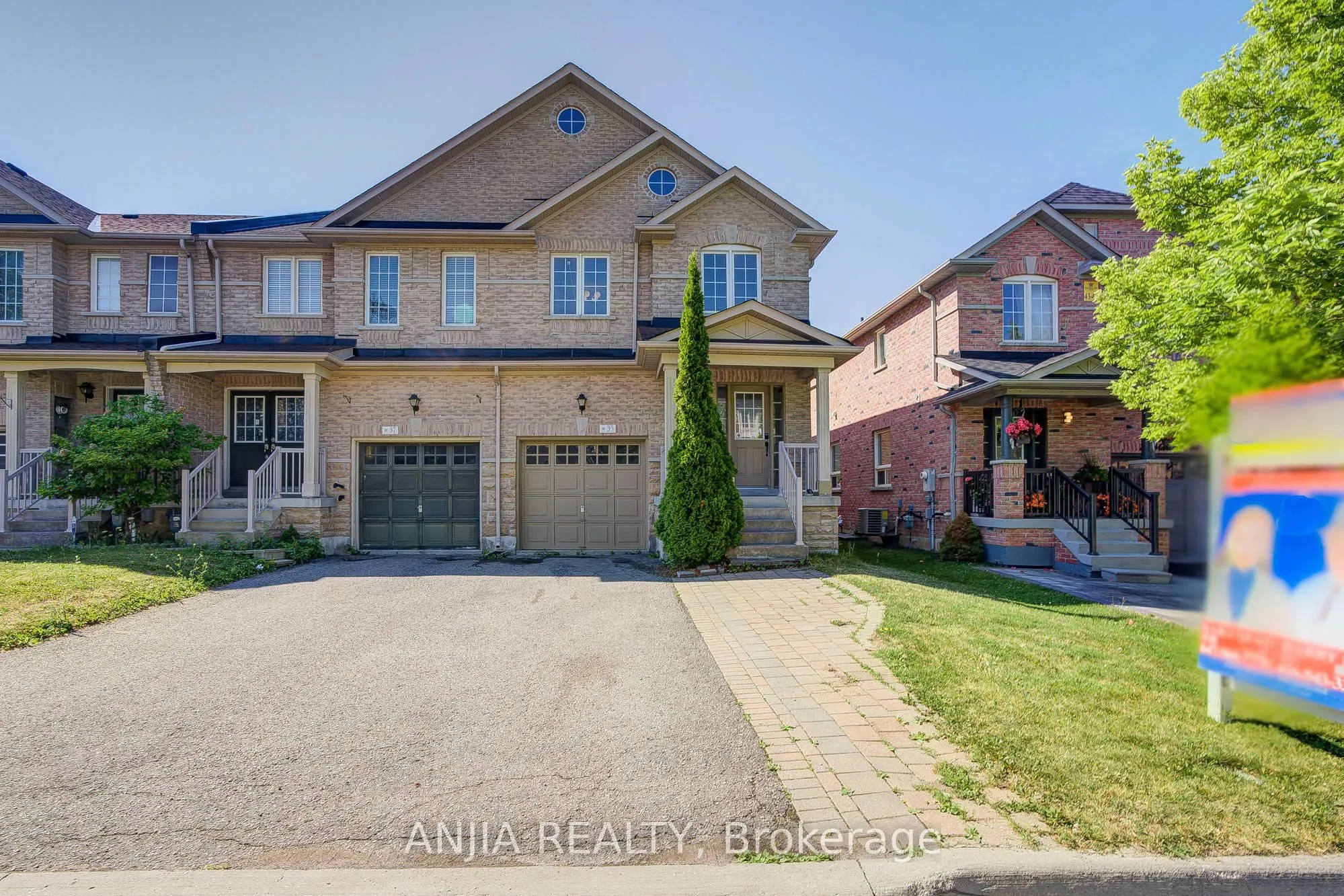 35 Martell Gate