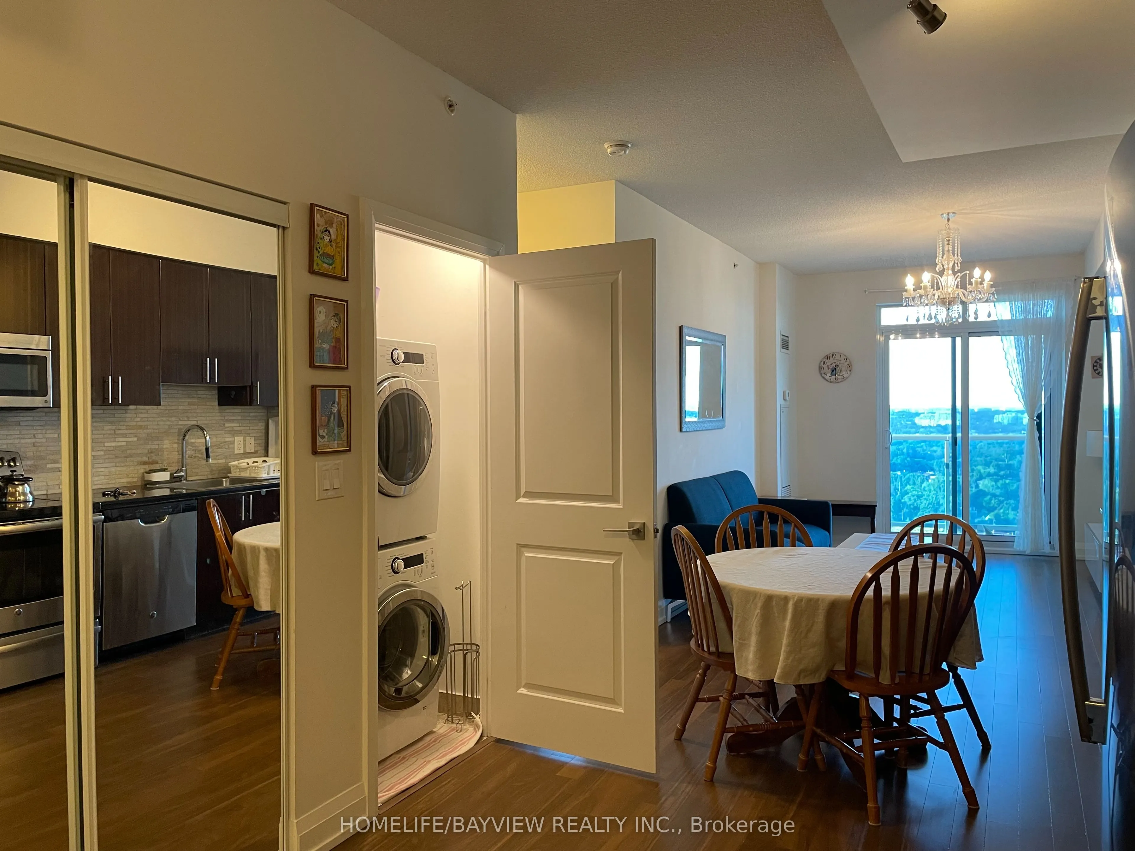 7171 Yonge Street, #1406