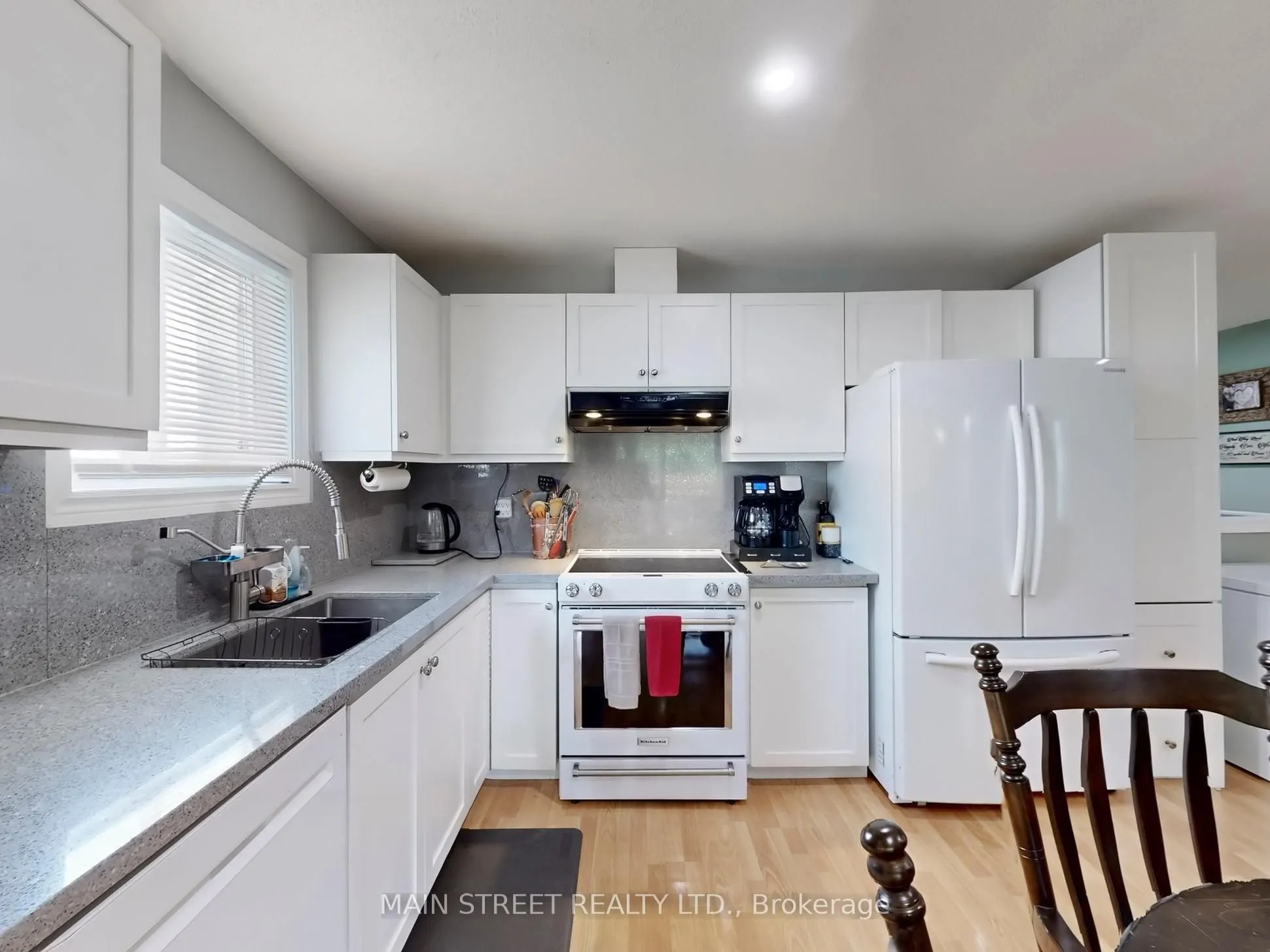 42 Evelyn Avenue