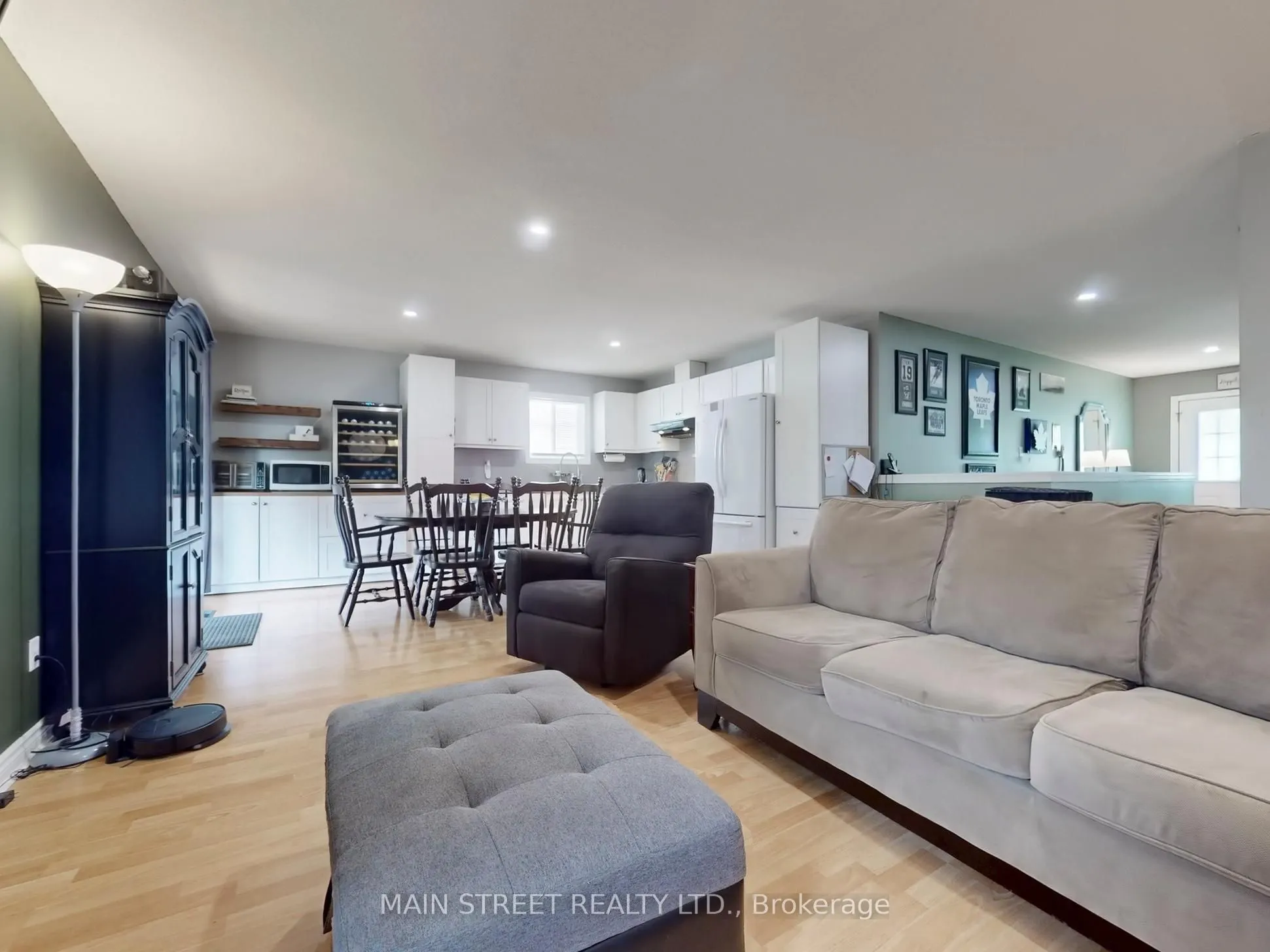 42 Evelyn Avenue