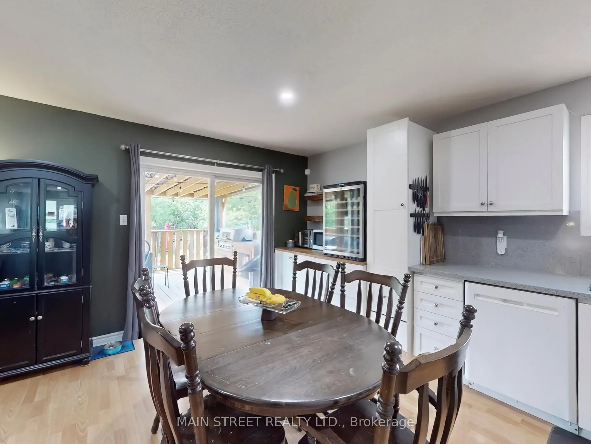 42 Evelyn Avenue