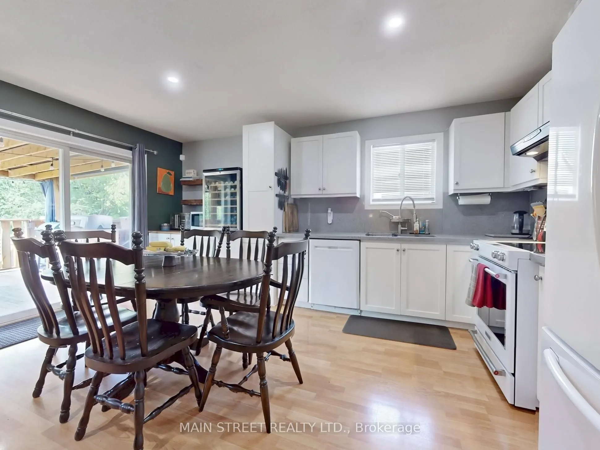 42 Evelyn Avenue