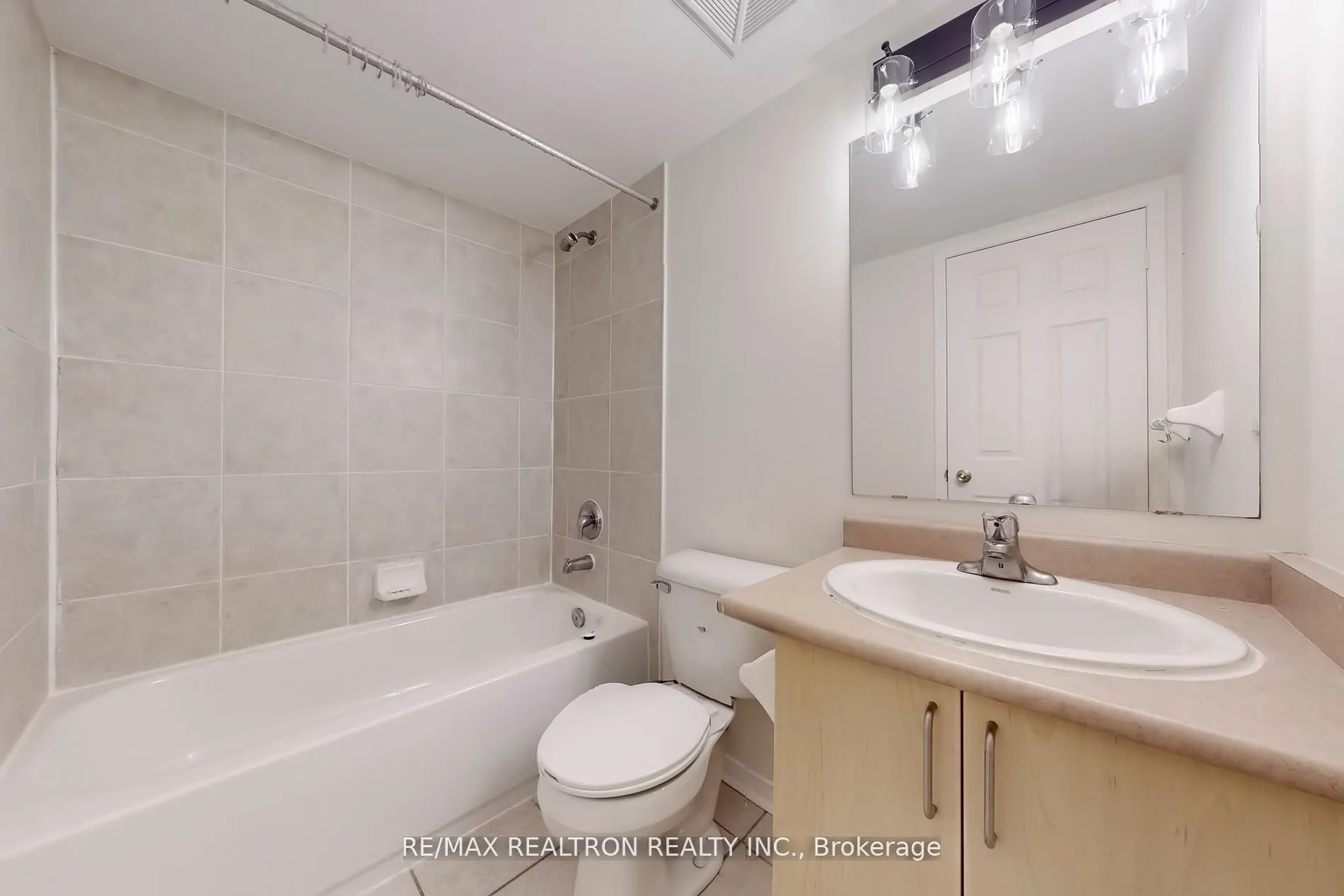 312 John Street, #335