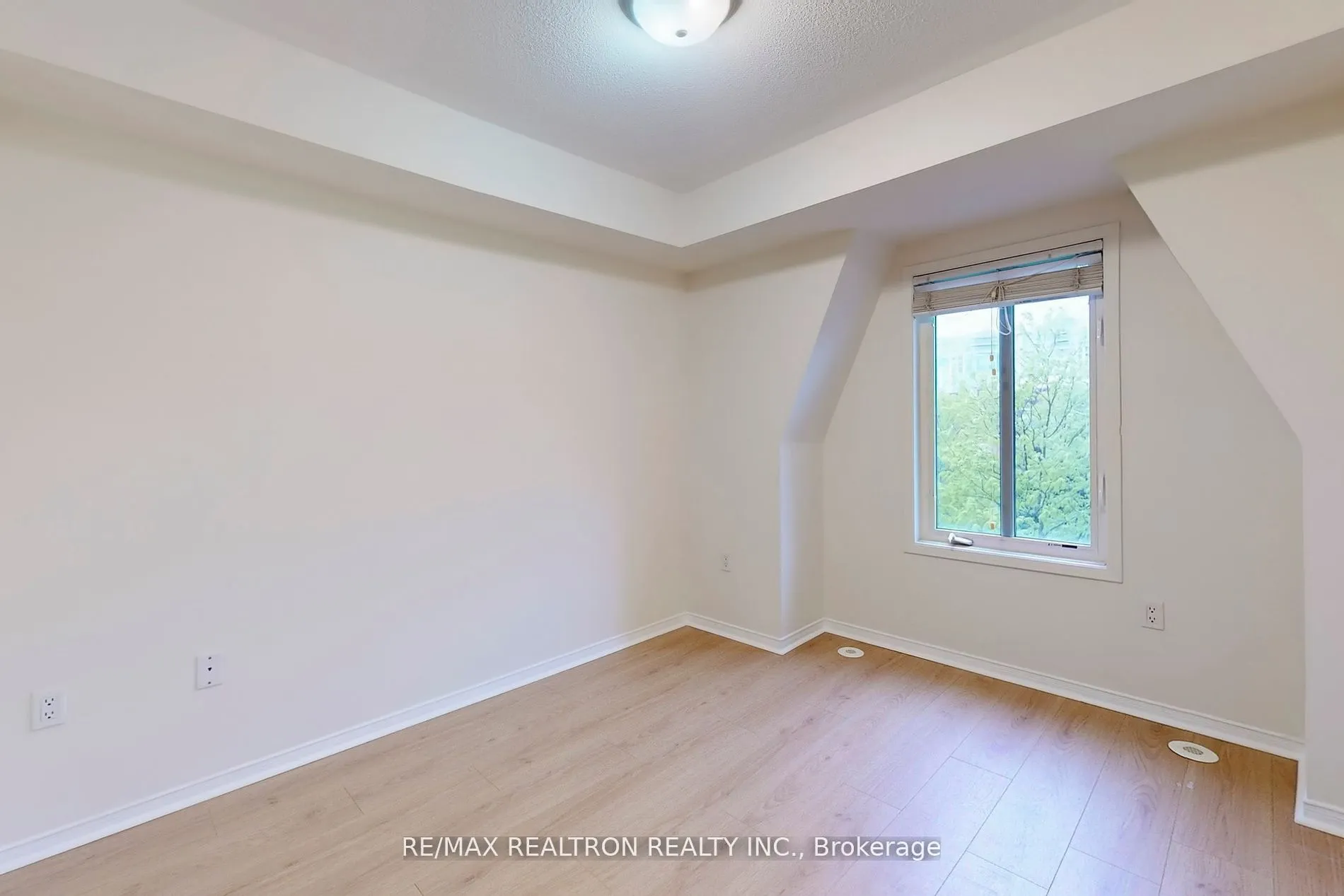 312 John Street, #335