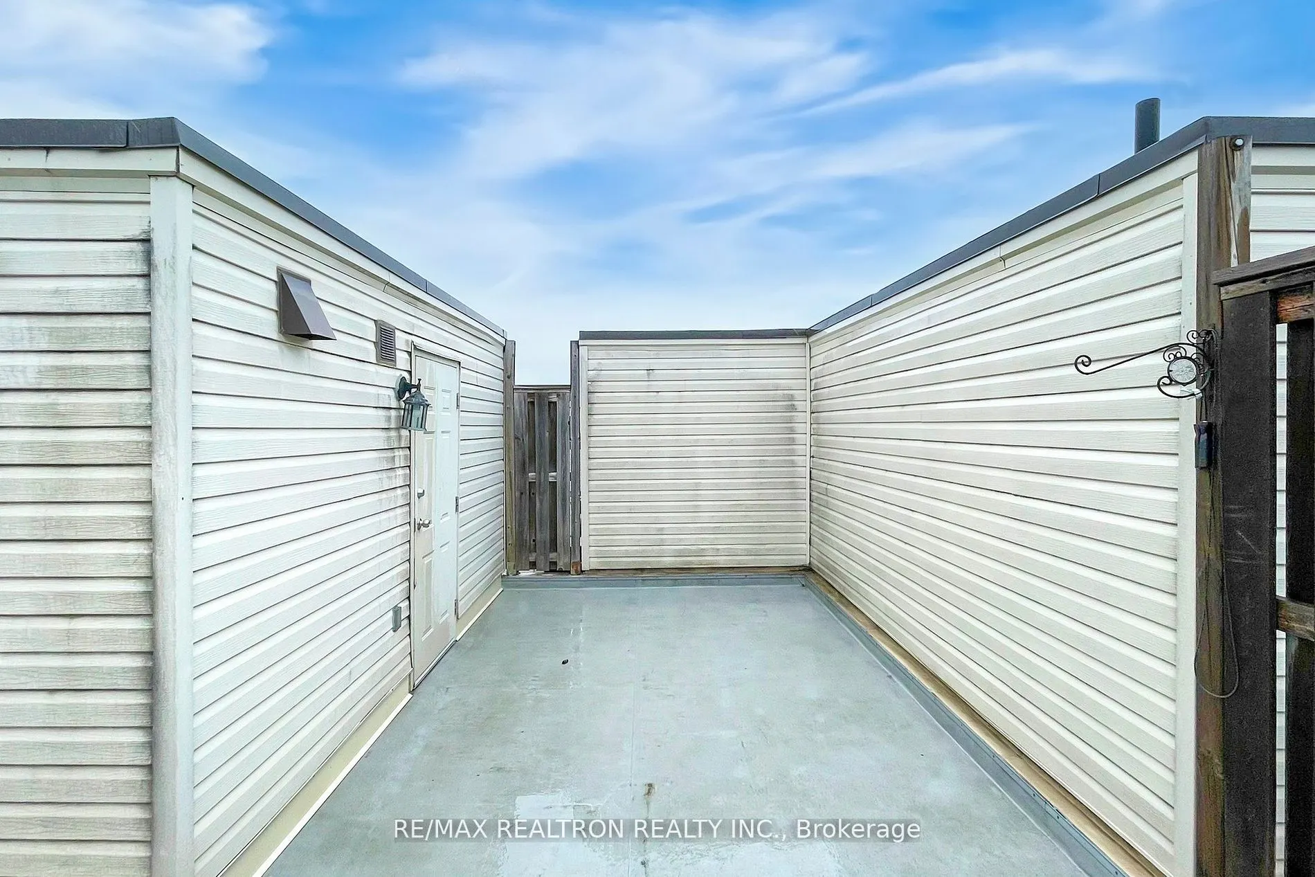 312 John Street, #335