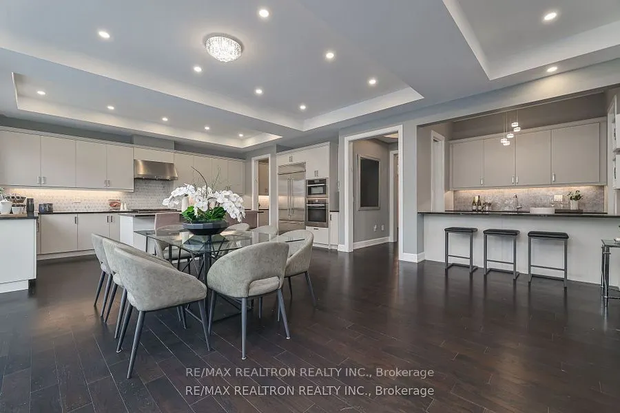 3 Redelmeier Court