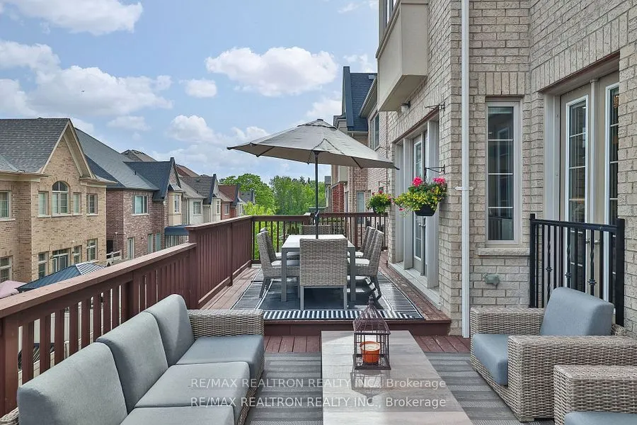 3 Redelmeier Court