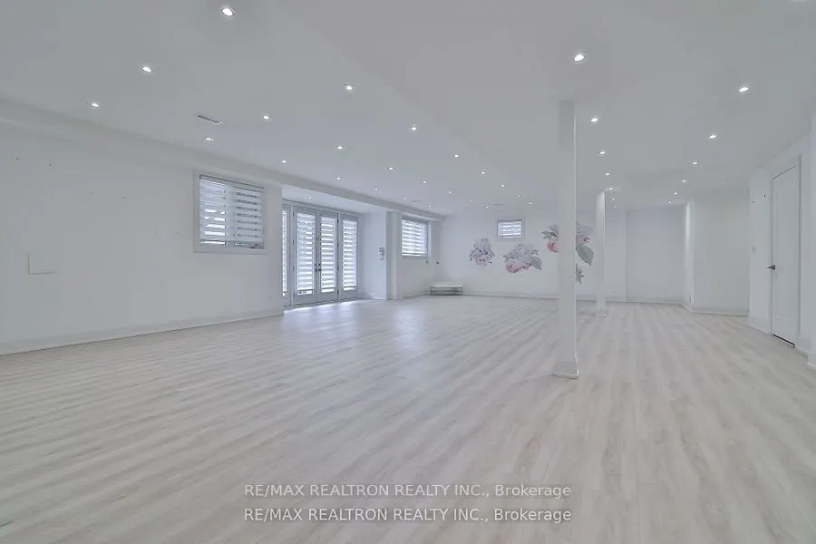 3 Redelmeier Court
