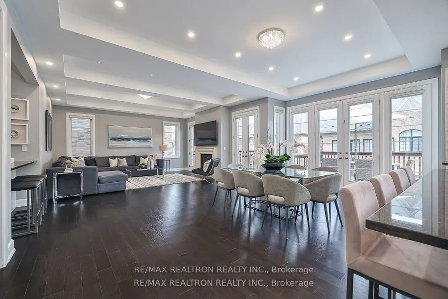 3 Redelmeier Court