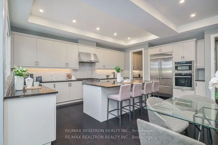 3 Redelmeier Court