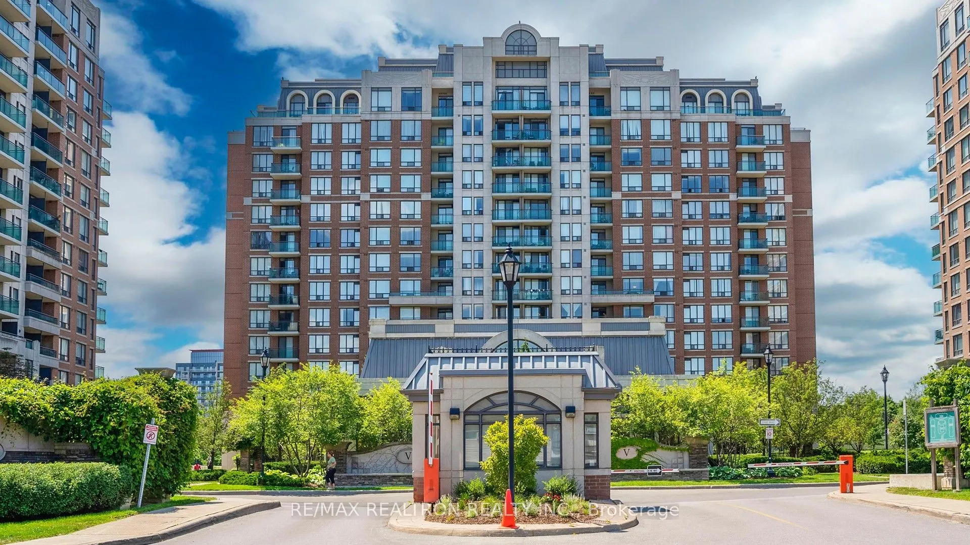 330 Red Maple Road, #103