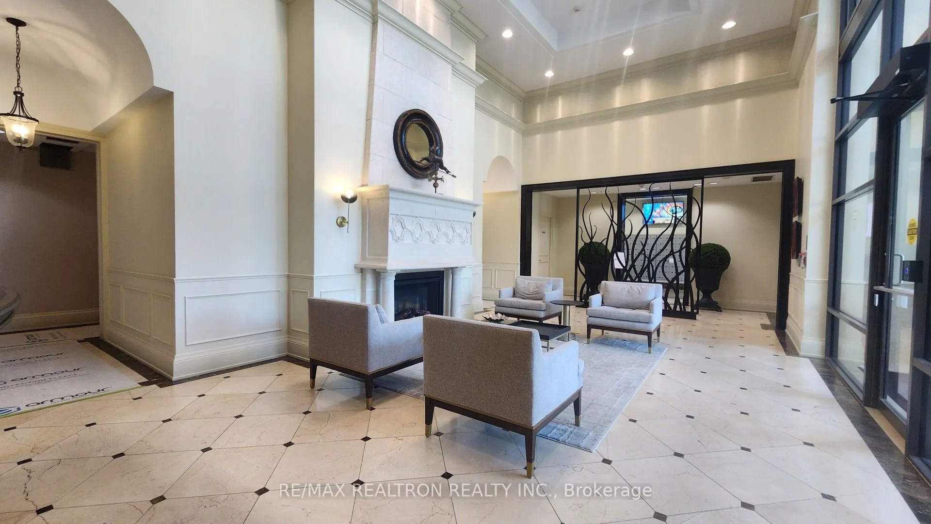 330 Red Maple Road, #103
