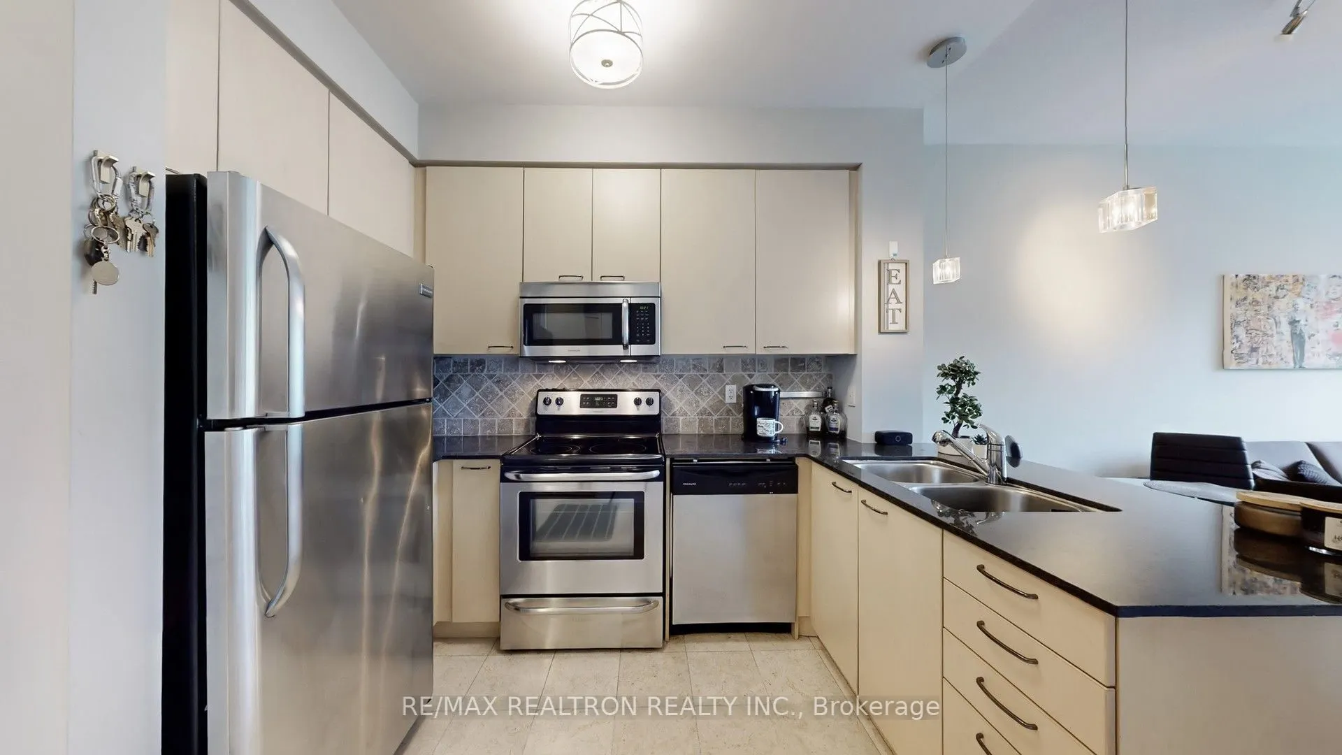 330 Red Maple Road, #103