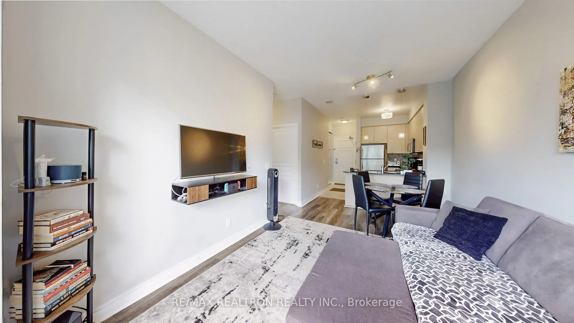 330 Red Maple Road, #103