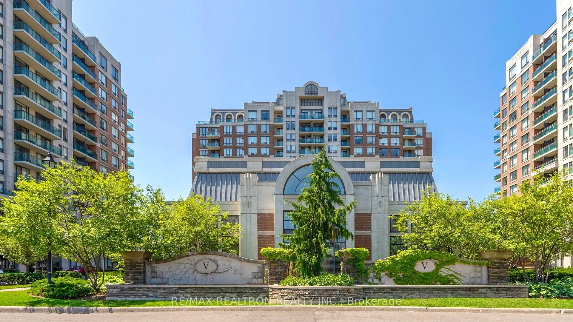 330 Red Maple Road, #103