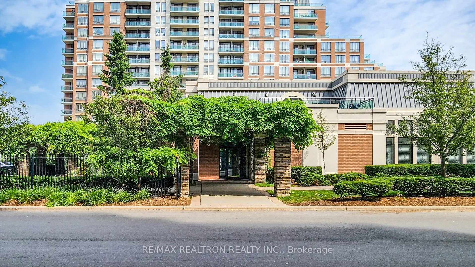 330 Red Maple Road, #103