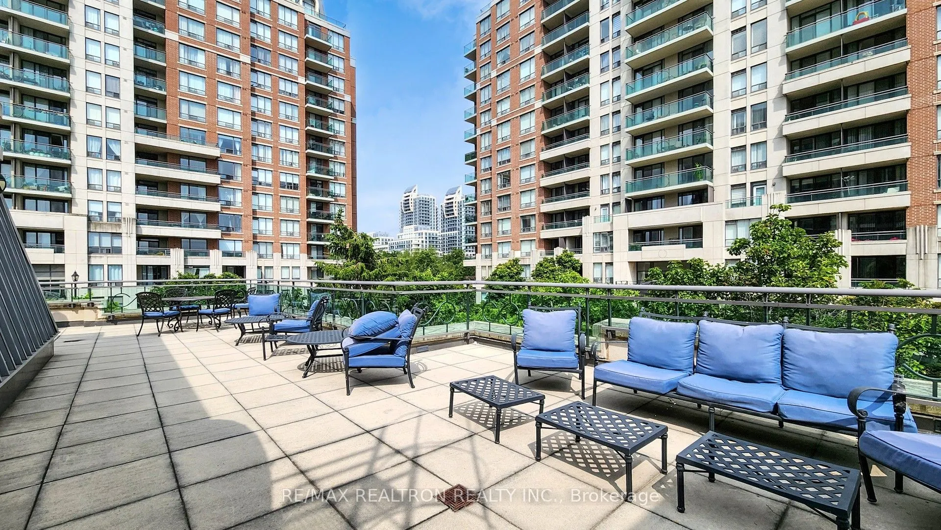 330 Red Maple Road, #103