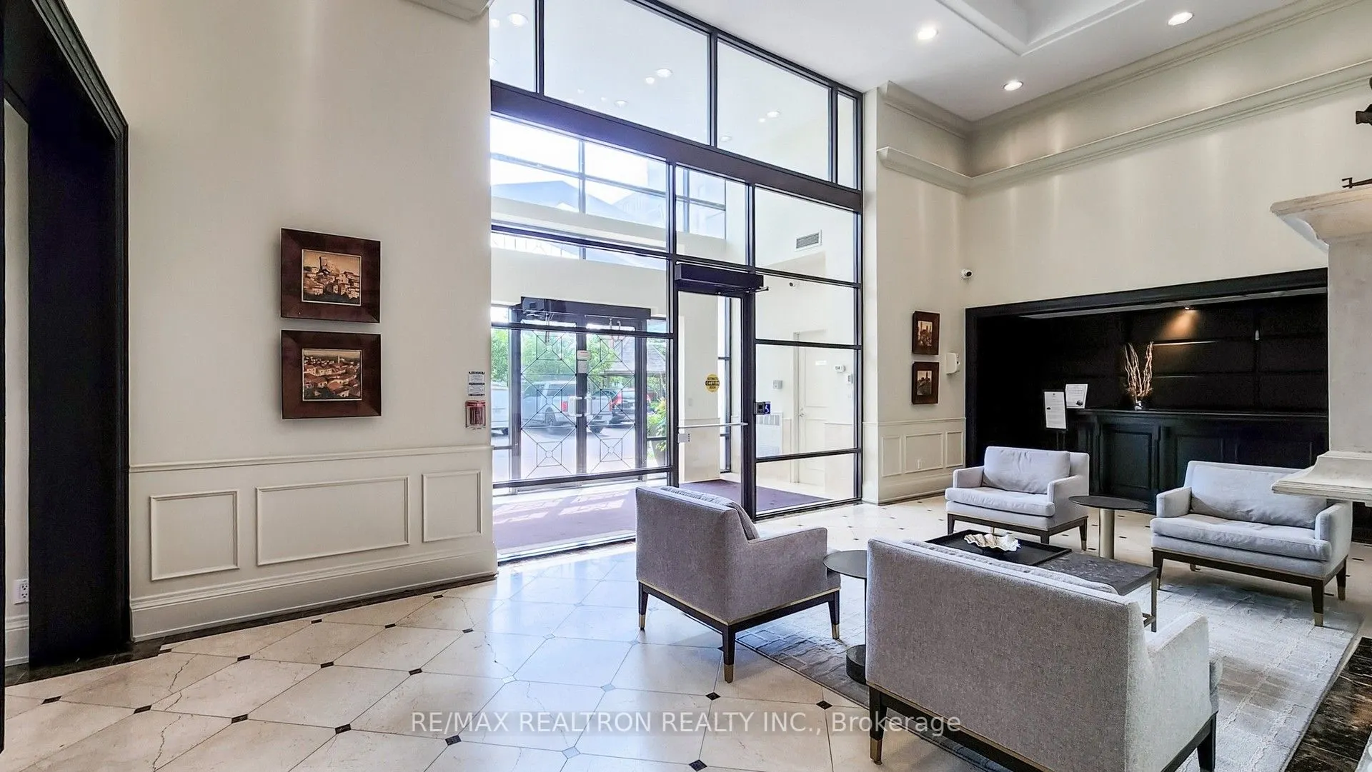 330 Red Maple Road, #103