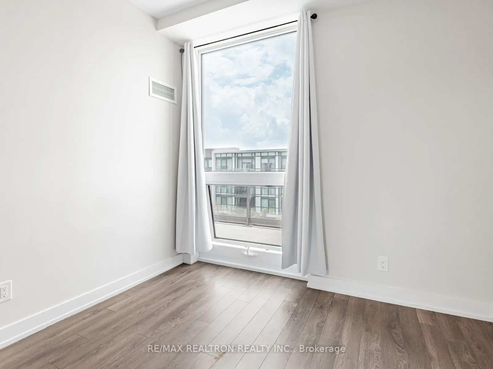 333 Sea Ray Avenue, #D417