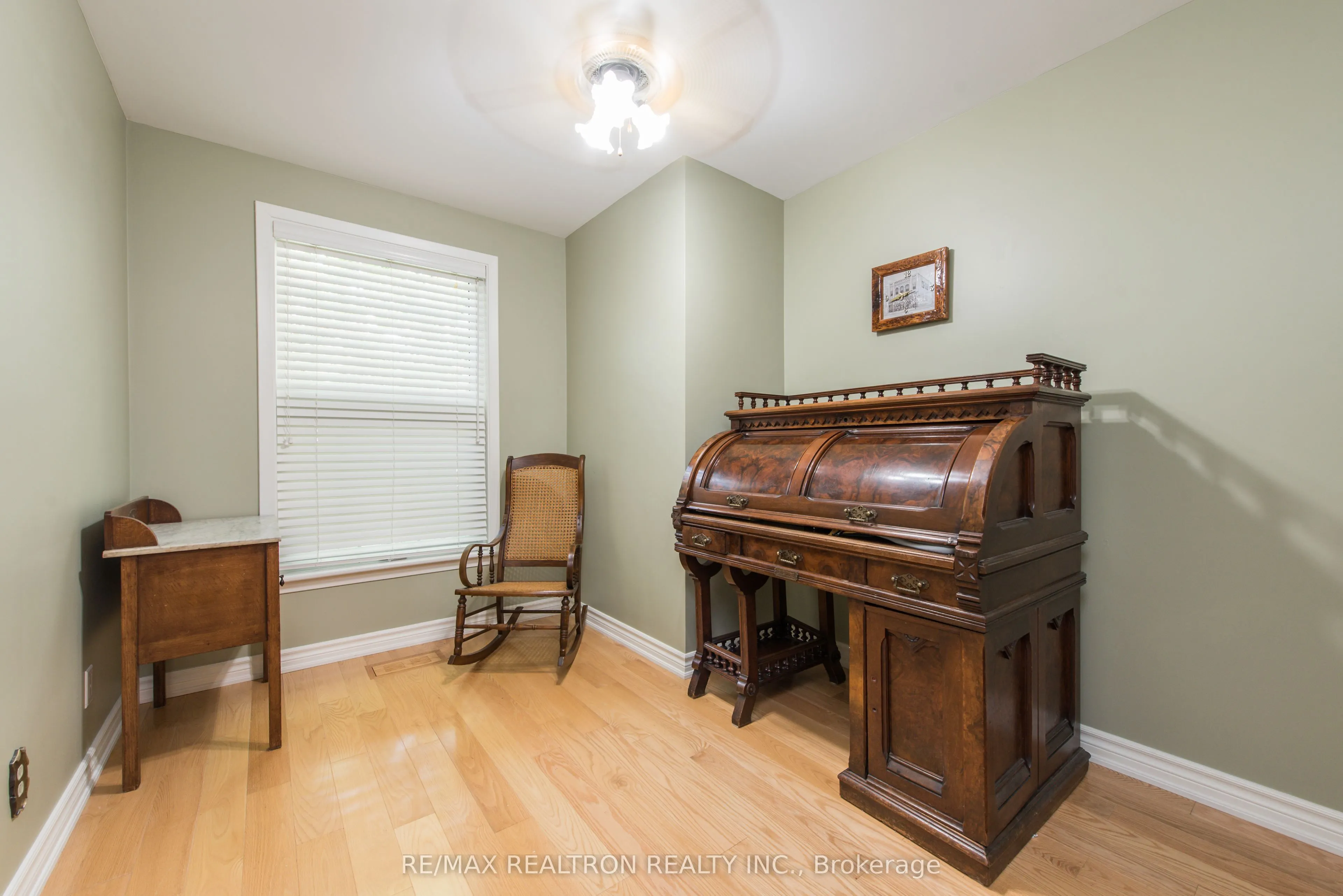 41 Downey Avenue