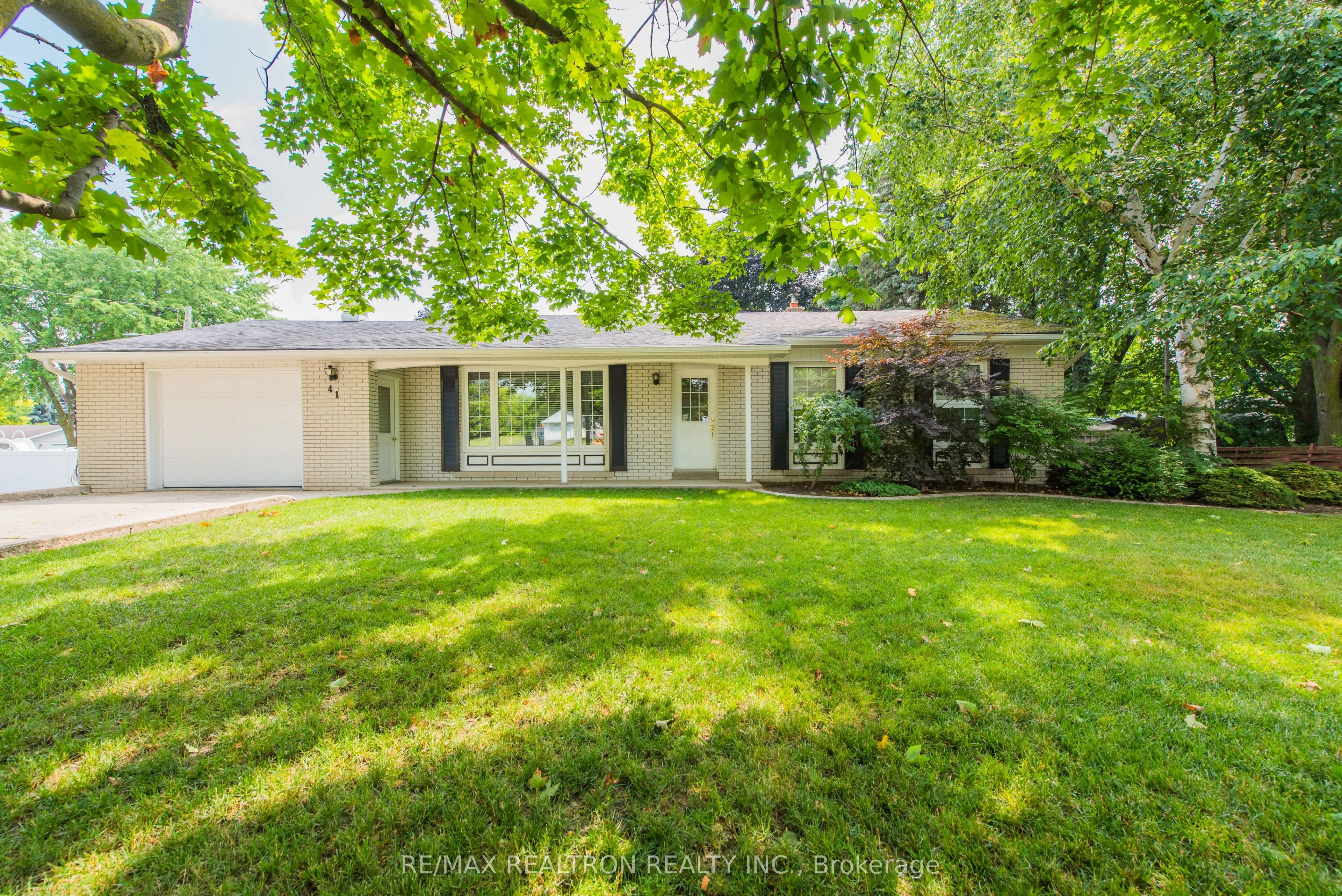 41 Downey Avenue