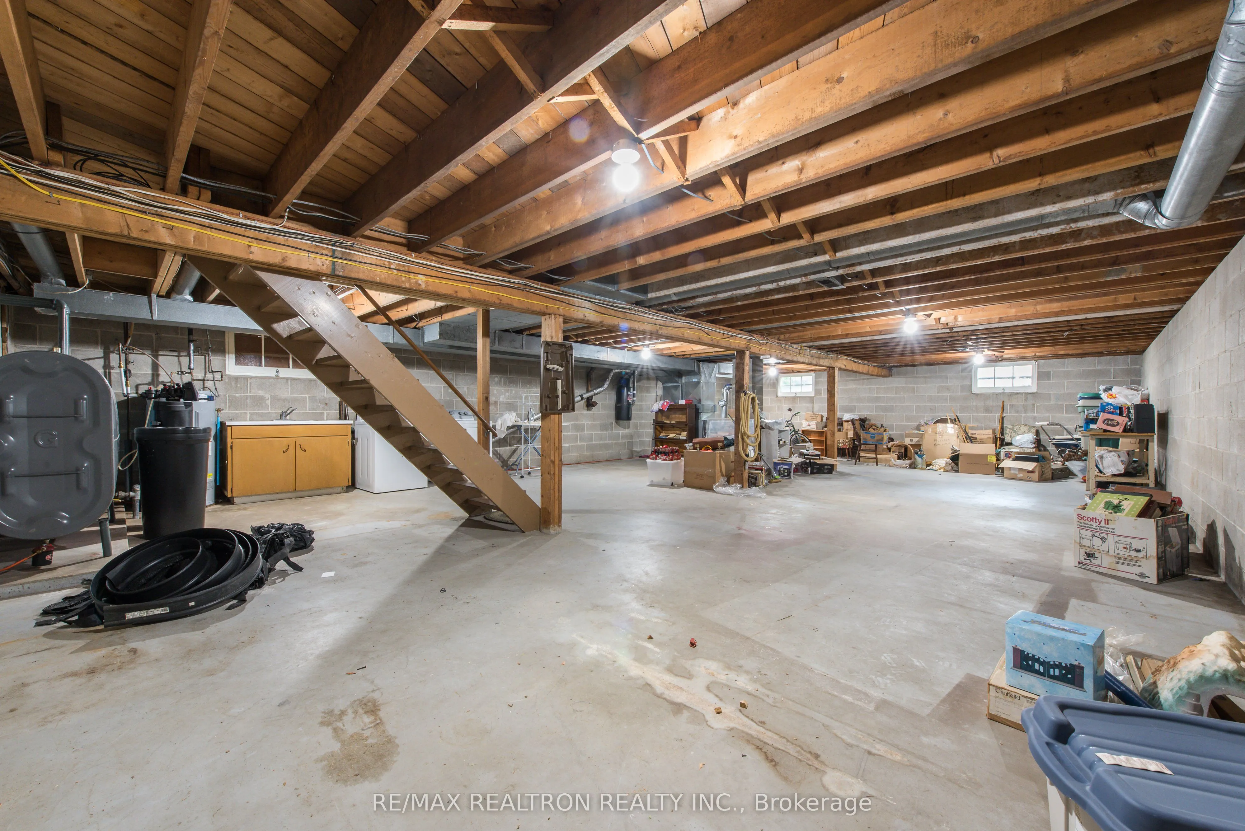 41 Downey Avenue
