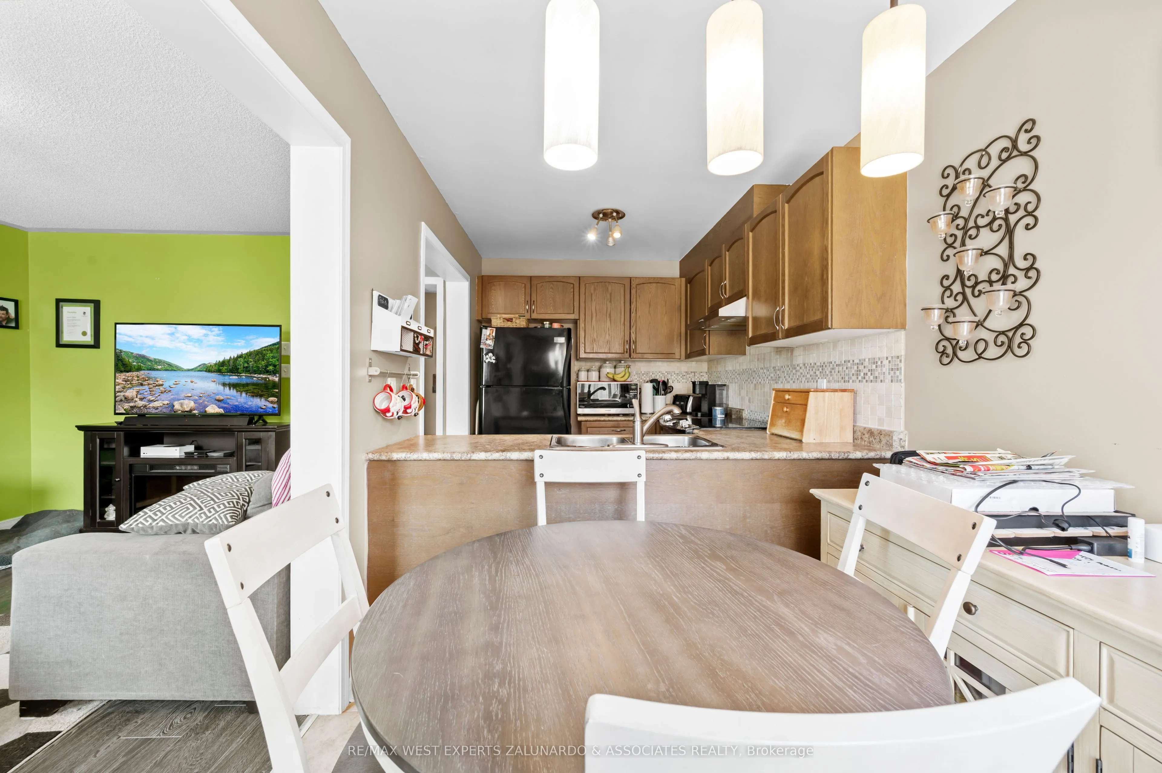 156 Stonemount Crescent