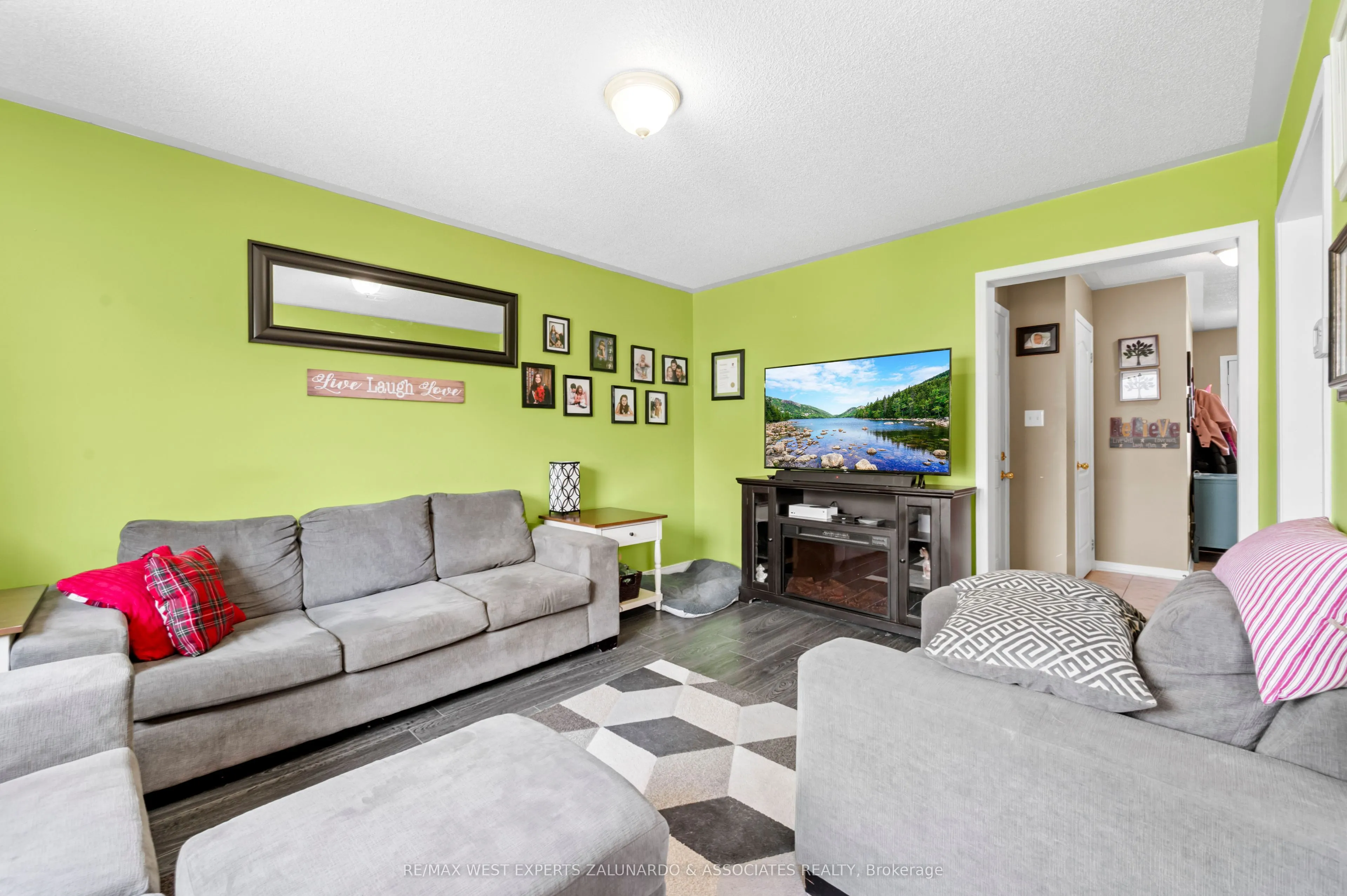 156 Stonemount Crescent