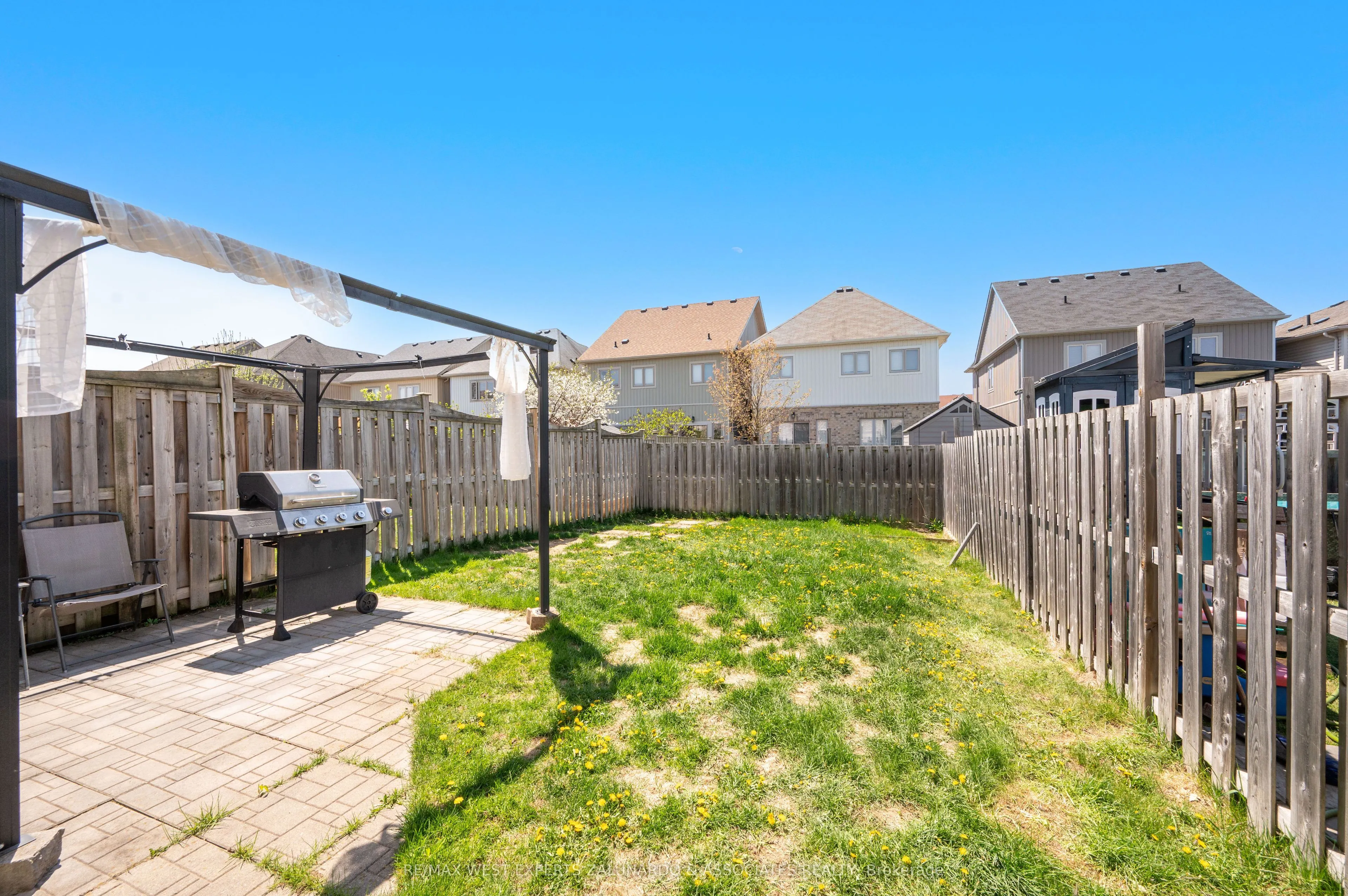 156 Stonemount Crescent