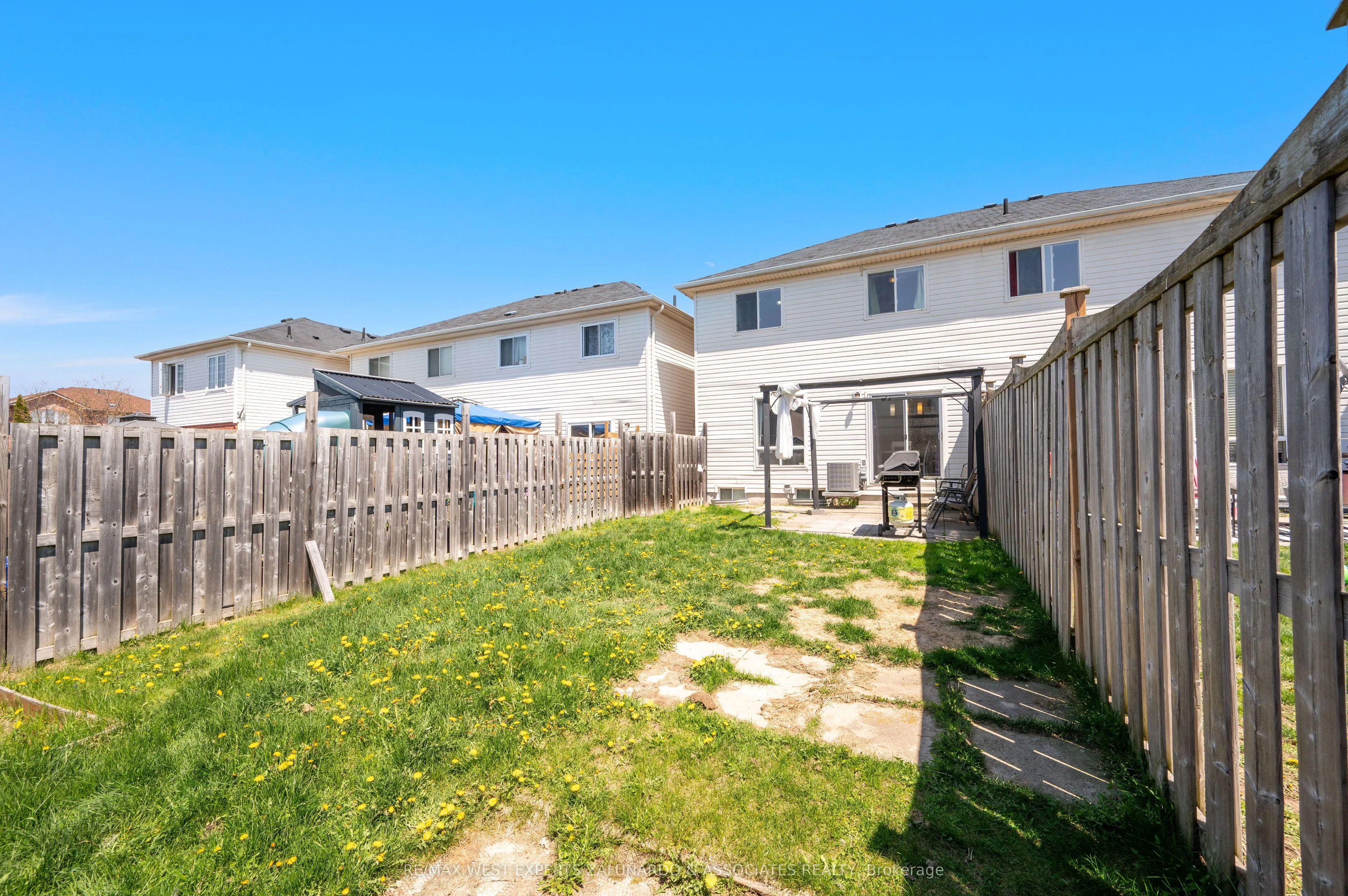 156 Stonemount Crescent