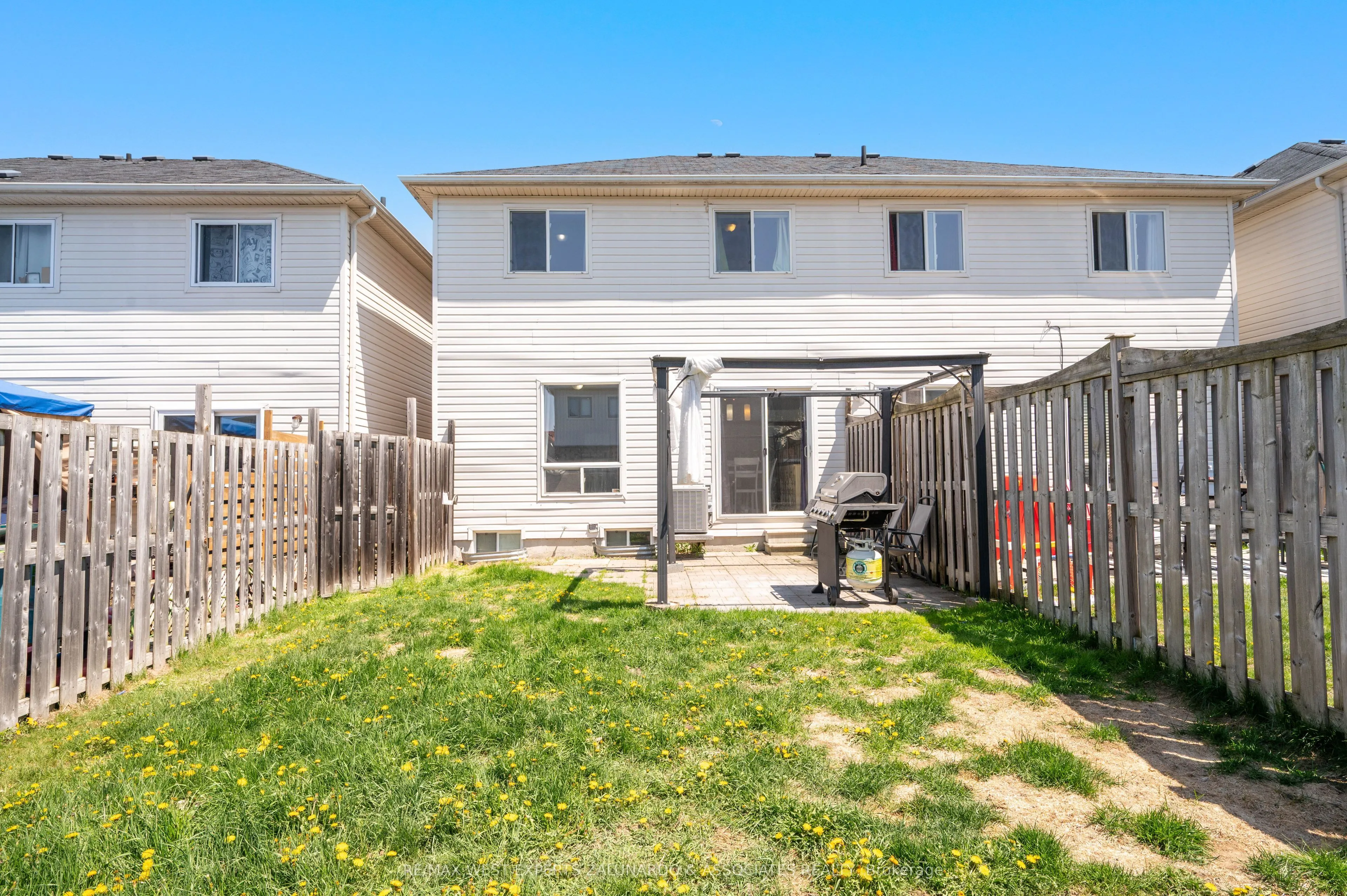 156 Stonemount Crescent