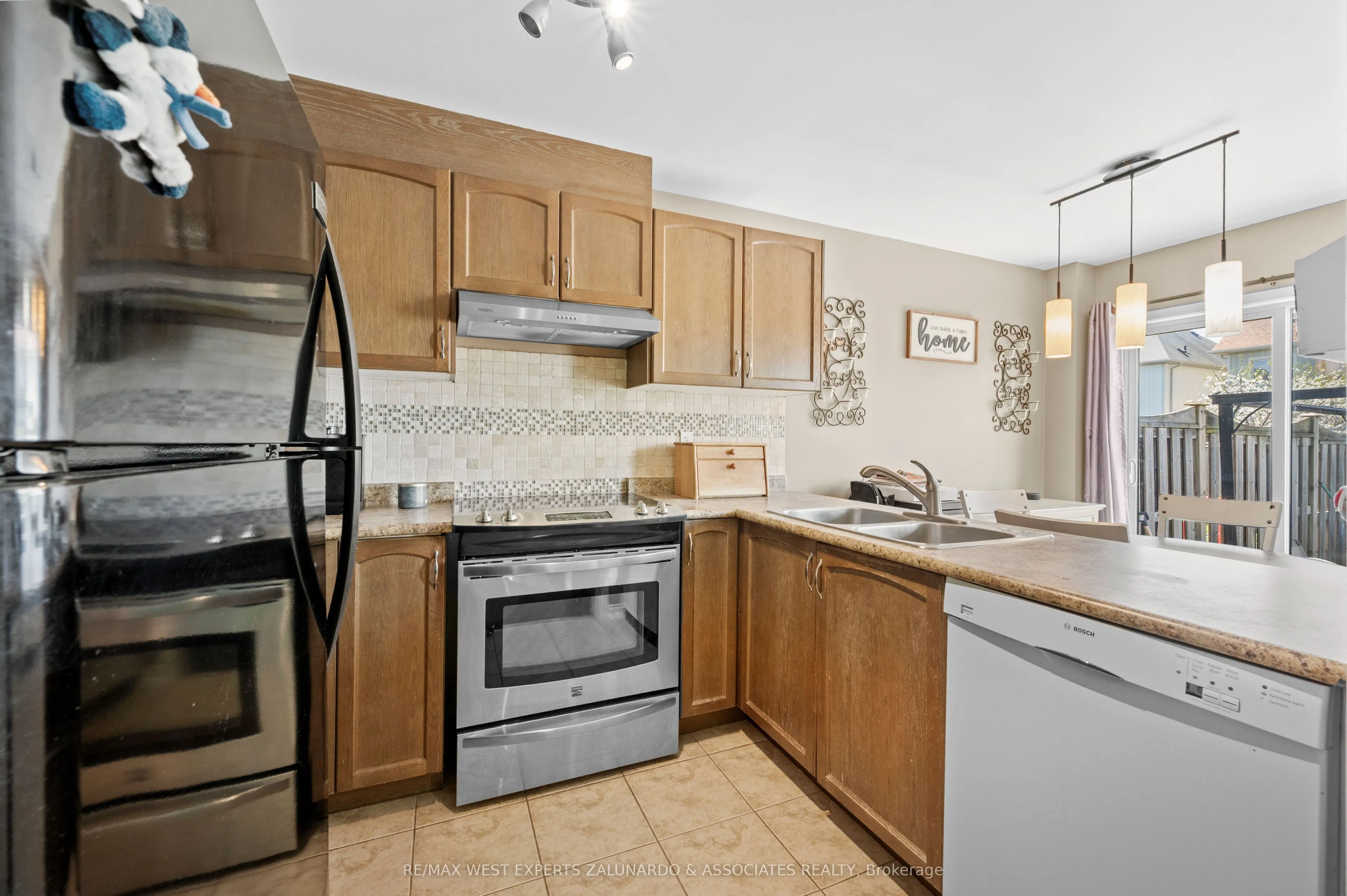 156 Stonemount Crescent
